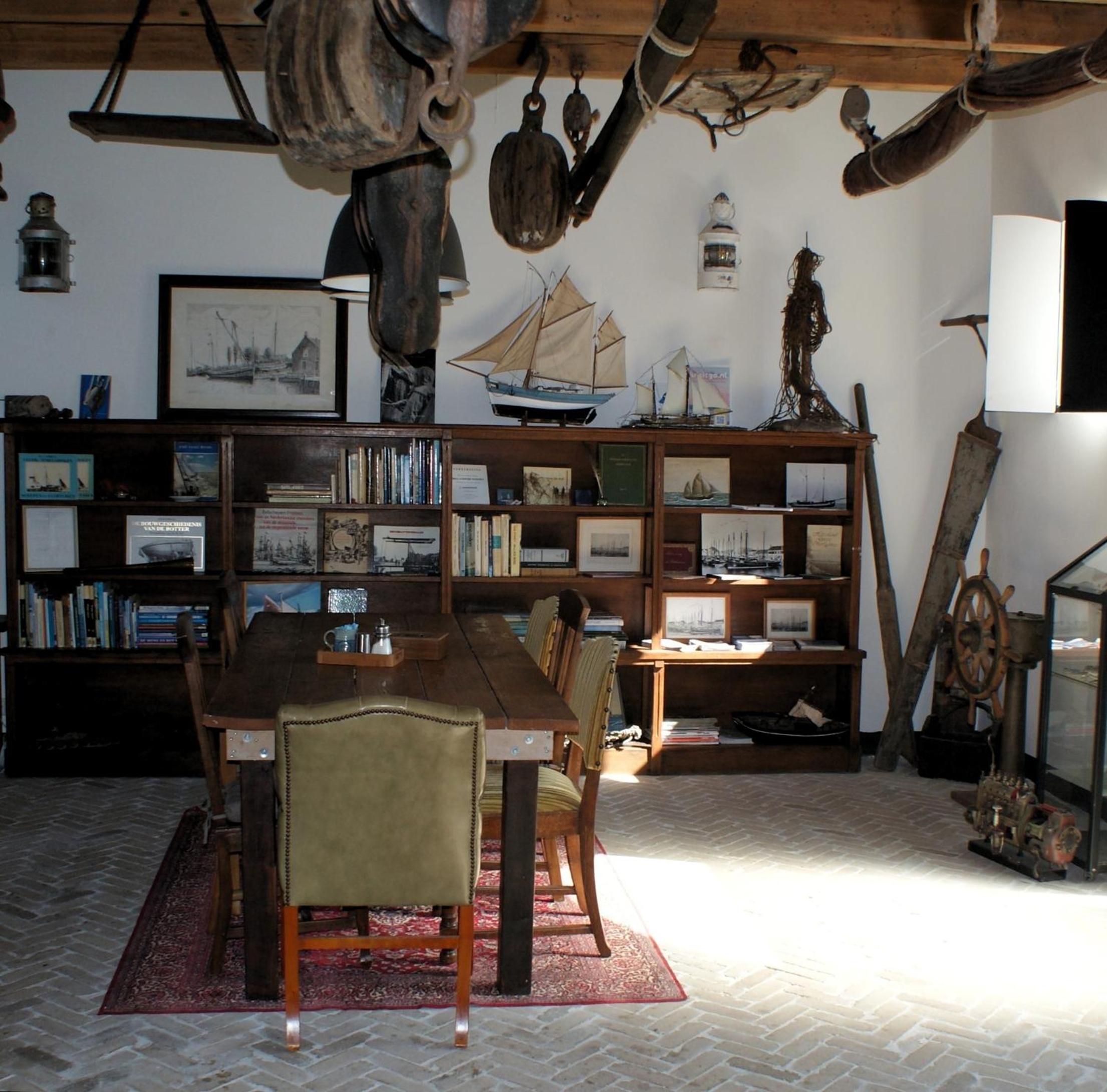 Studio - Photo 21