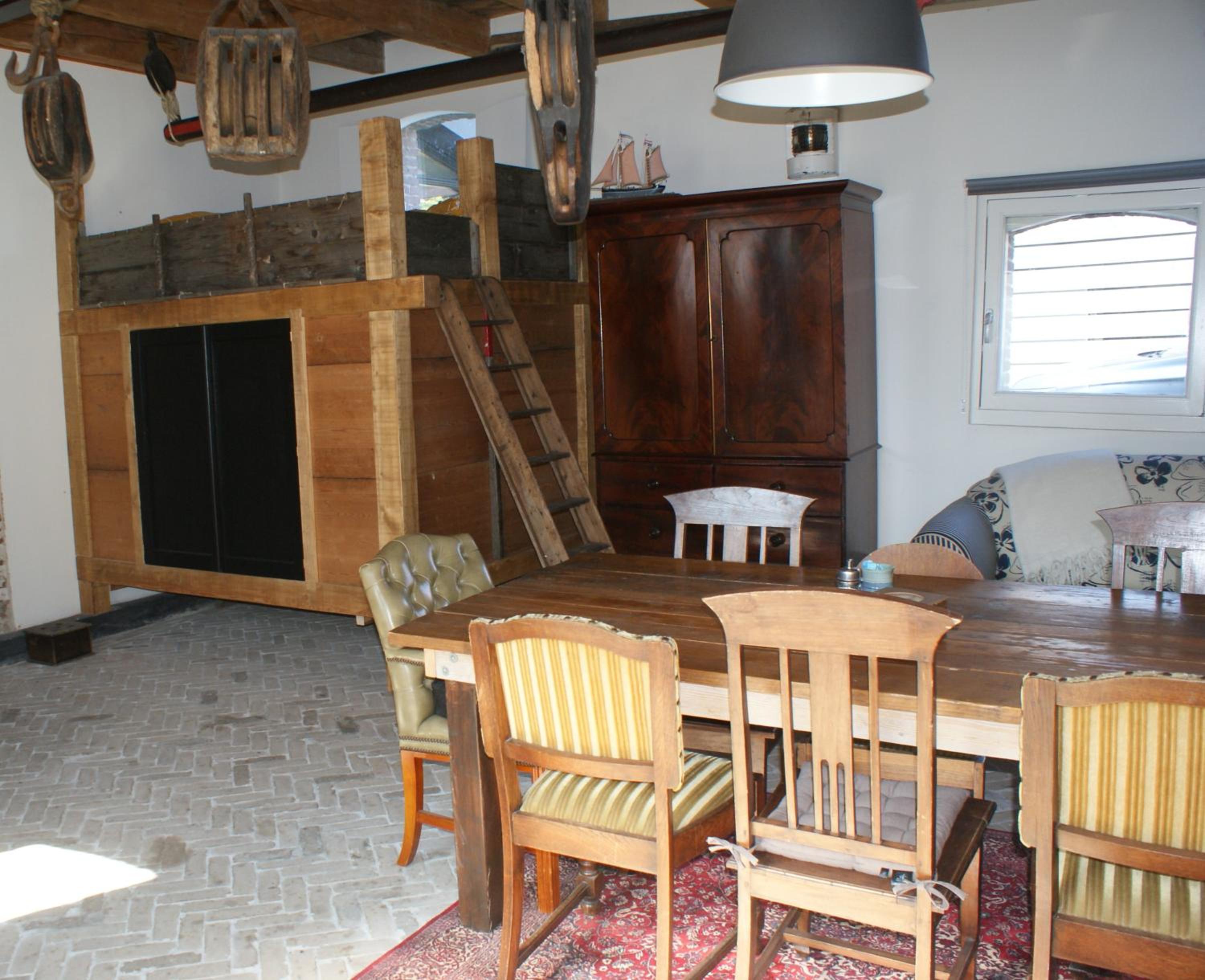 Studio - Photo 10
