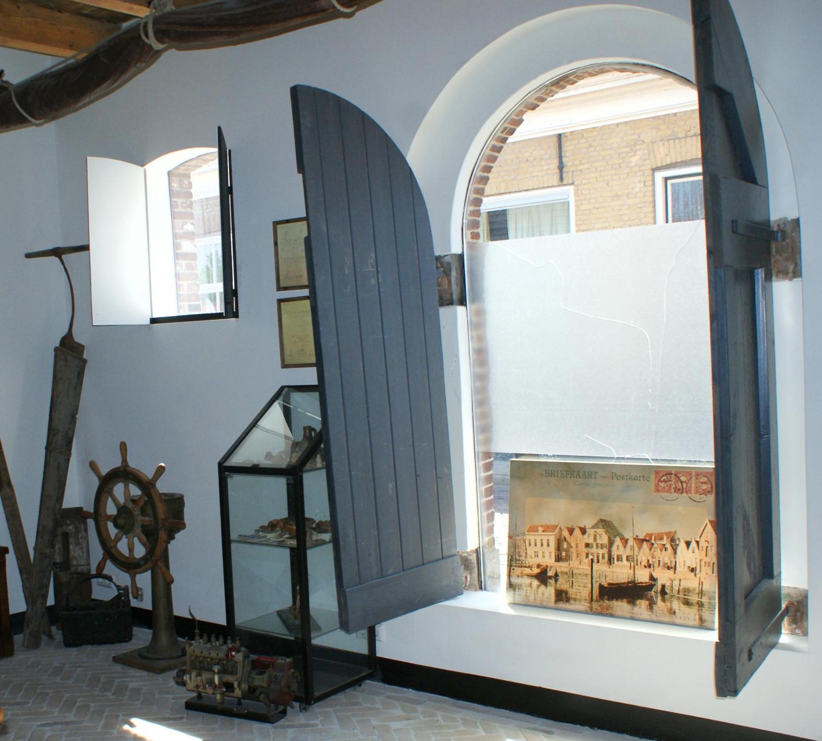 Studio - Photo 35