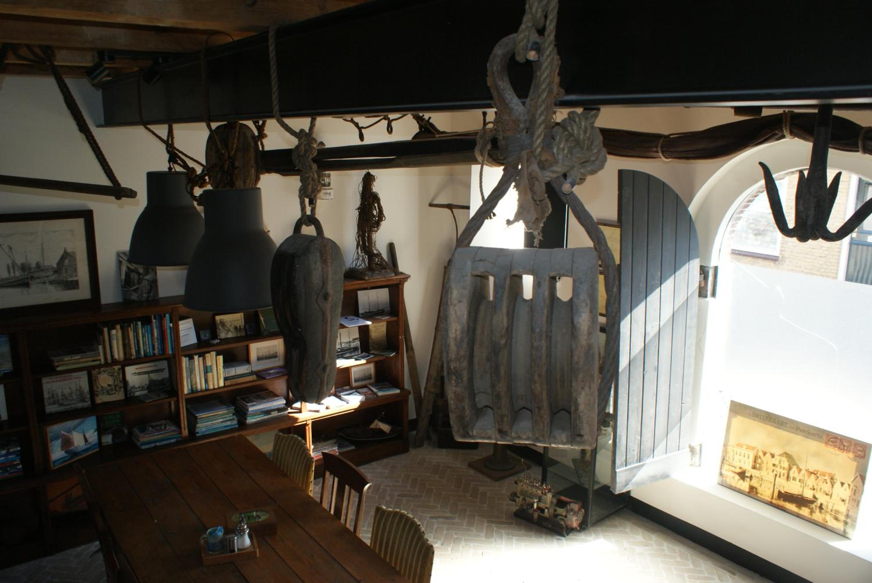 Studio - Photo 26