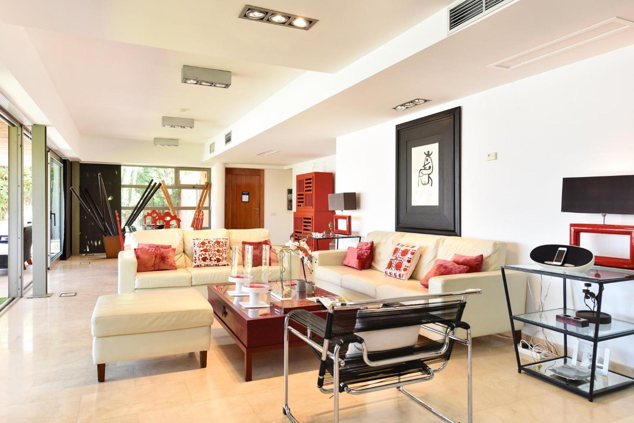 Villa Deluxe con 3 Camere da Letto (6 Adulti) e Piscina Privata