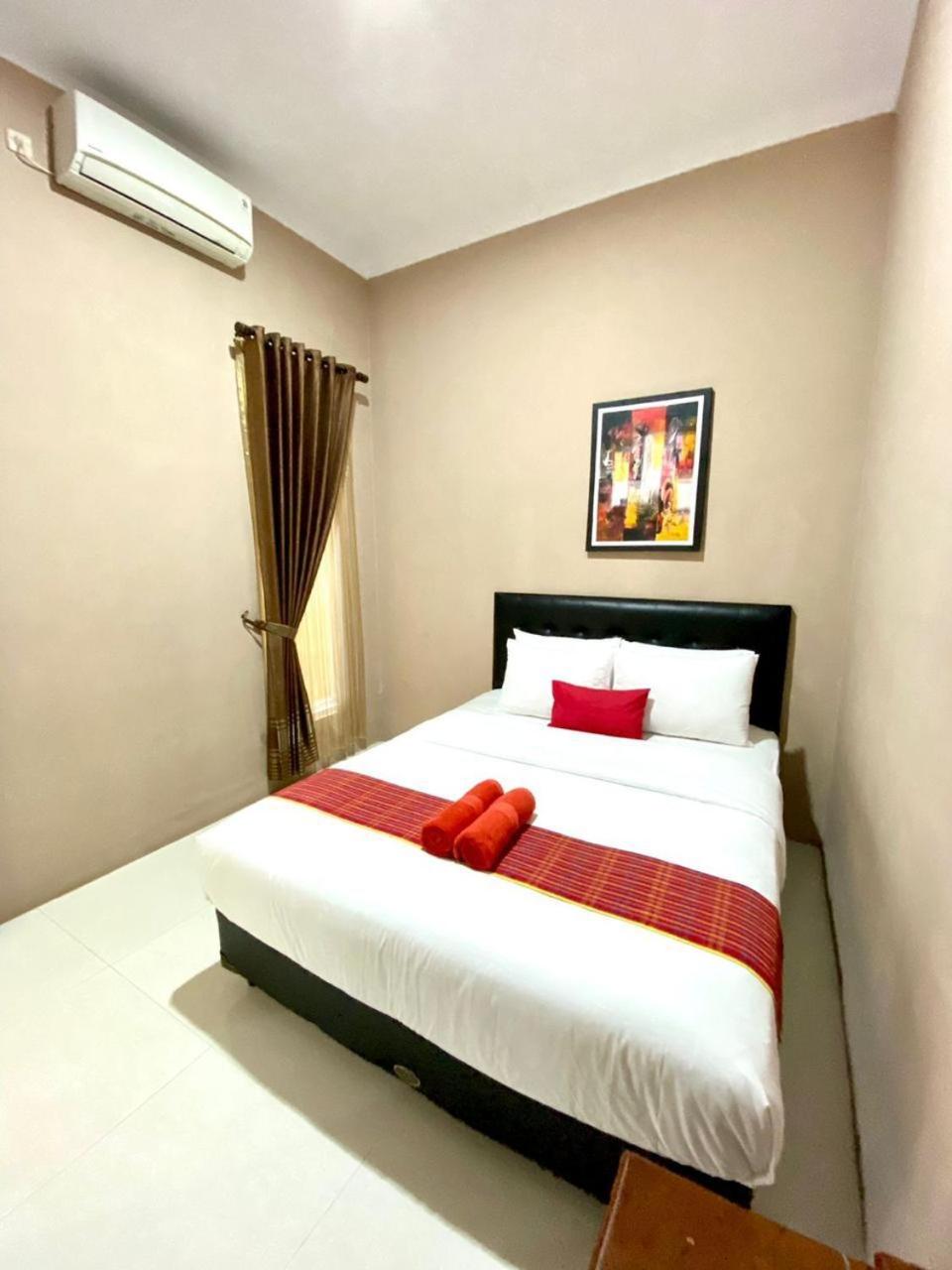 Four-Bedroom House photo 1