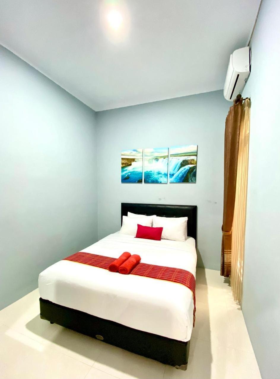 Four-Bedroom House photo 2