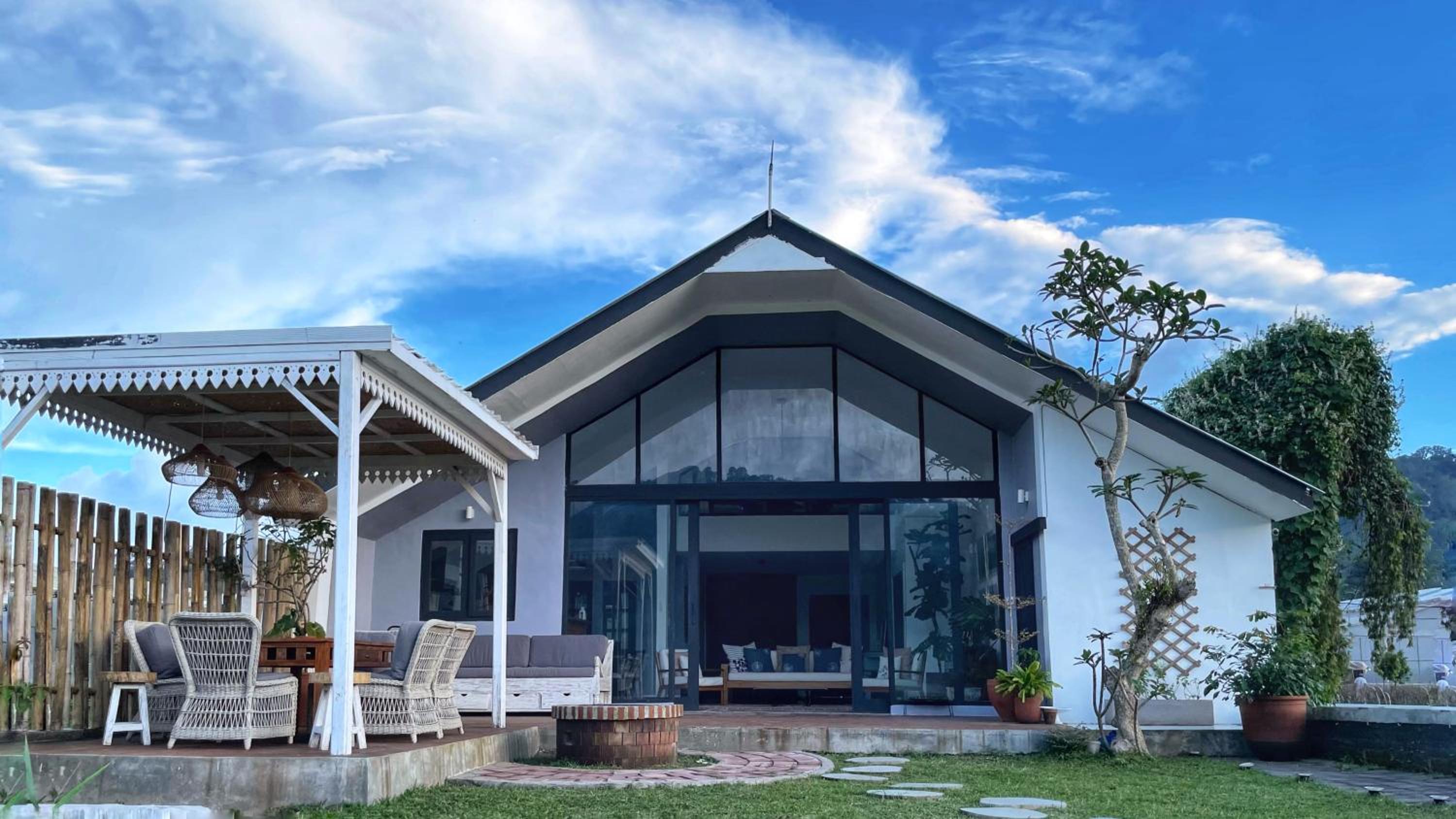 Three-Bedroom Villa photo 2