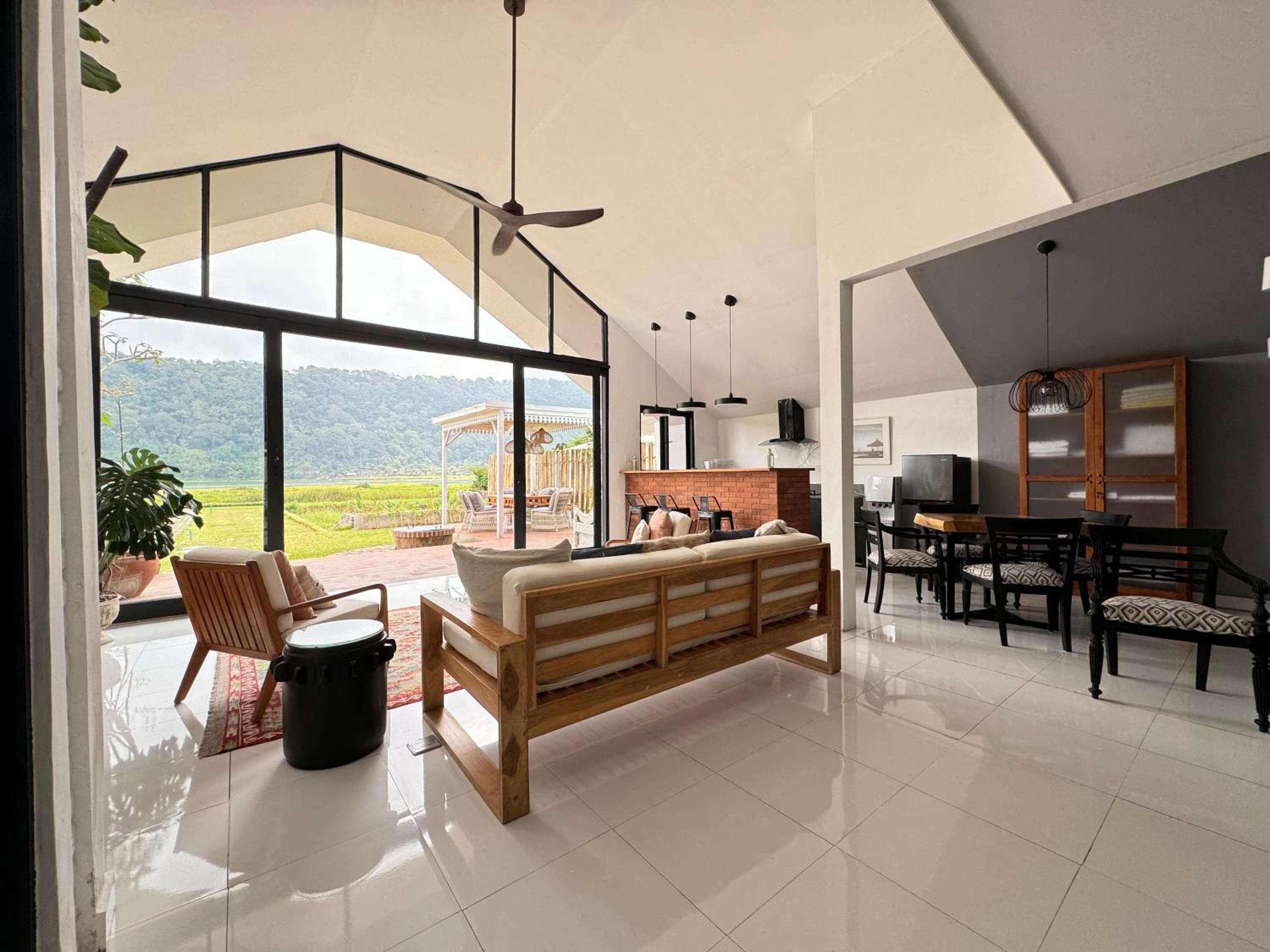 Three-Bedroom Villa photo 1