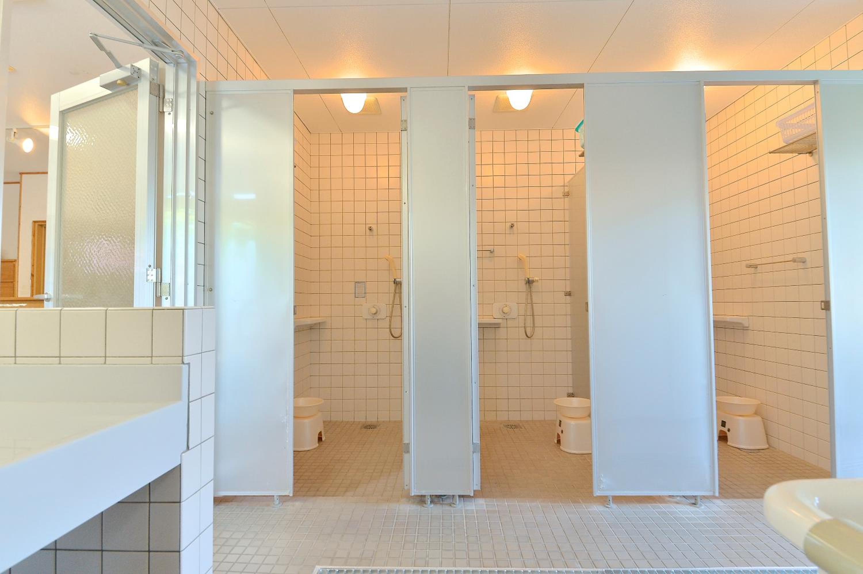 Single Room with Shared Shower and Toilet photo 3