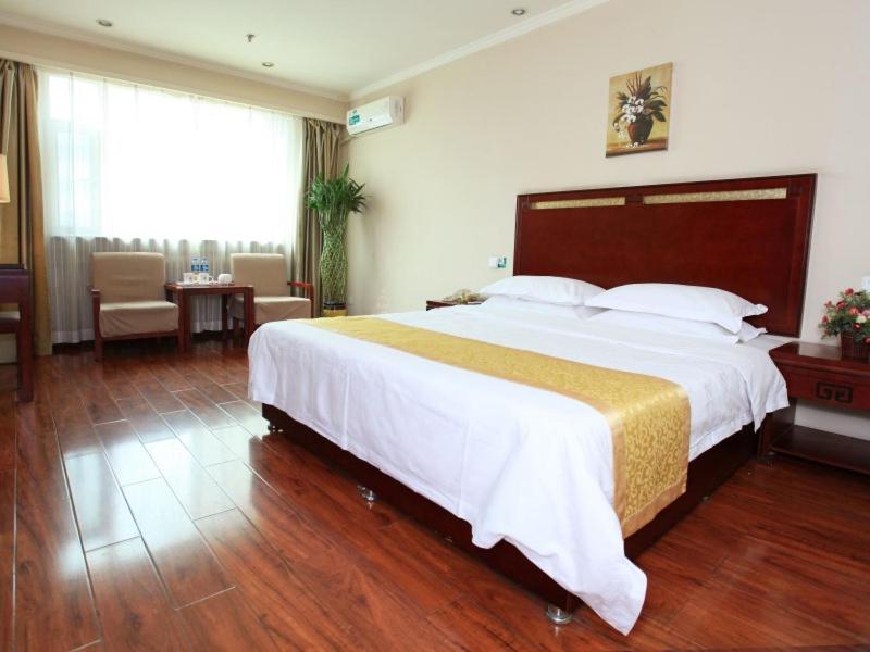 Queen Room With View photo 1