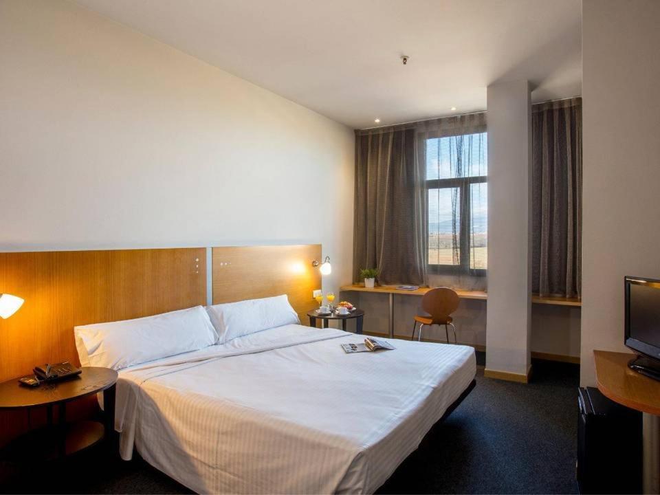 Double Room - Photo 2