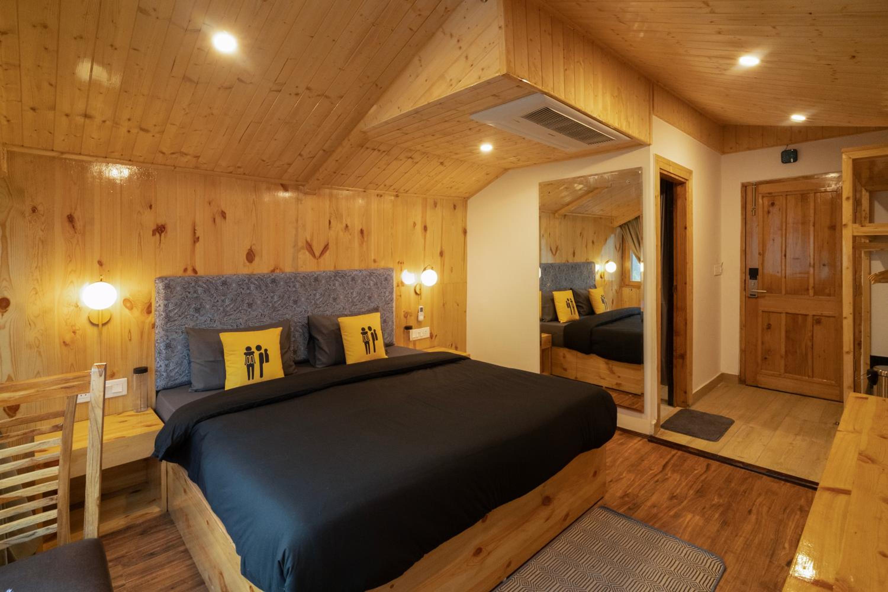 Deluxe Double Room with Valley View photo 3
