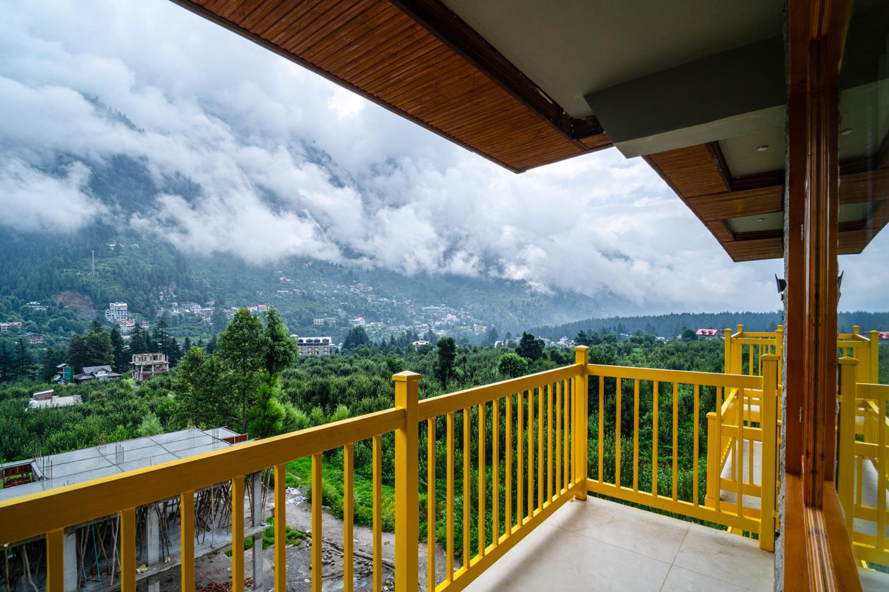  Deluxe Double Room with Balcony photo 3