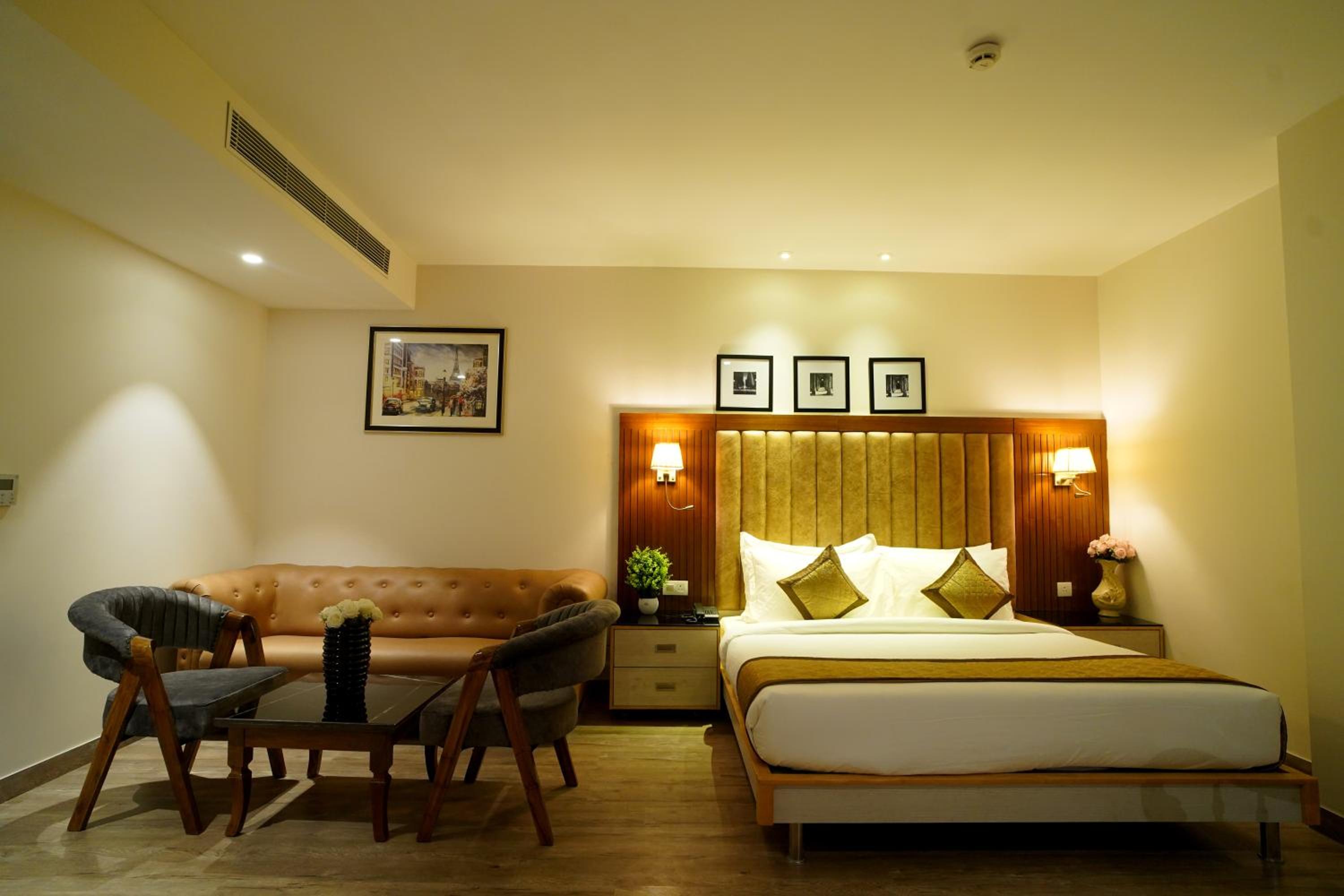 Superior King Room photo 2