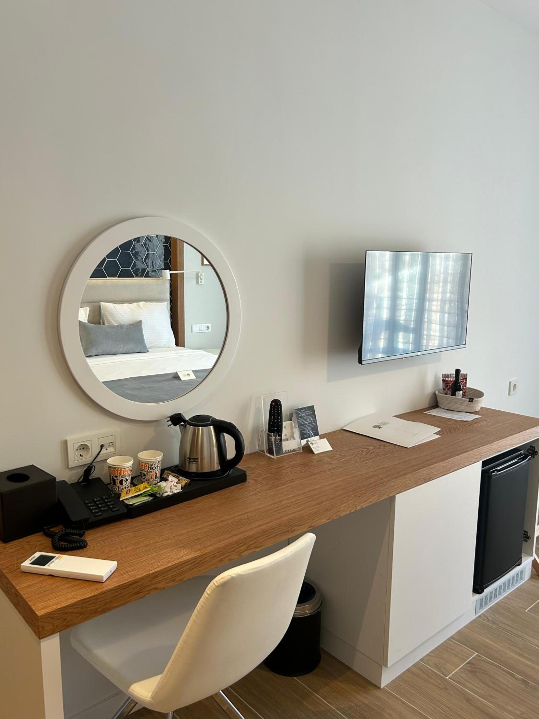 Double Room with Garden View - Photo 2