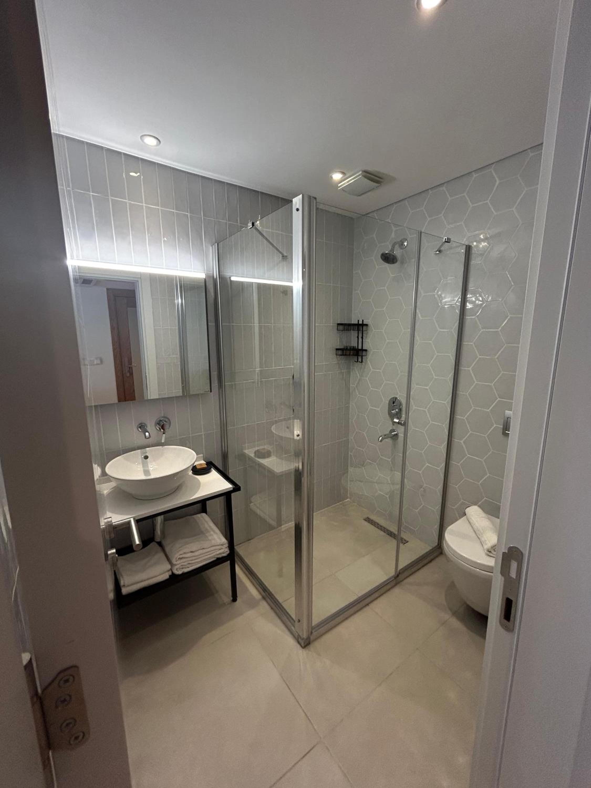 Double Room with Garden View - Photo 10