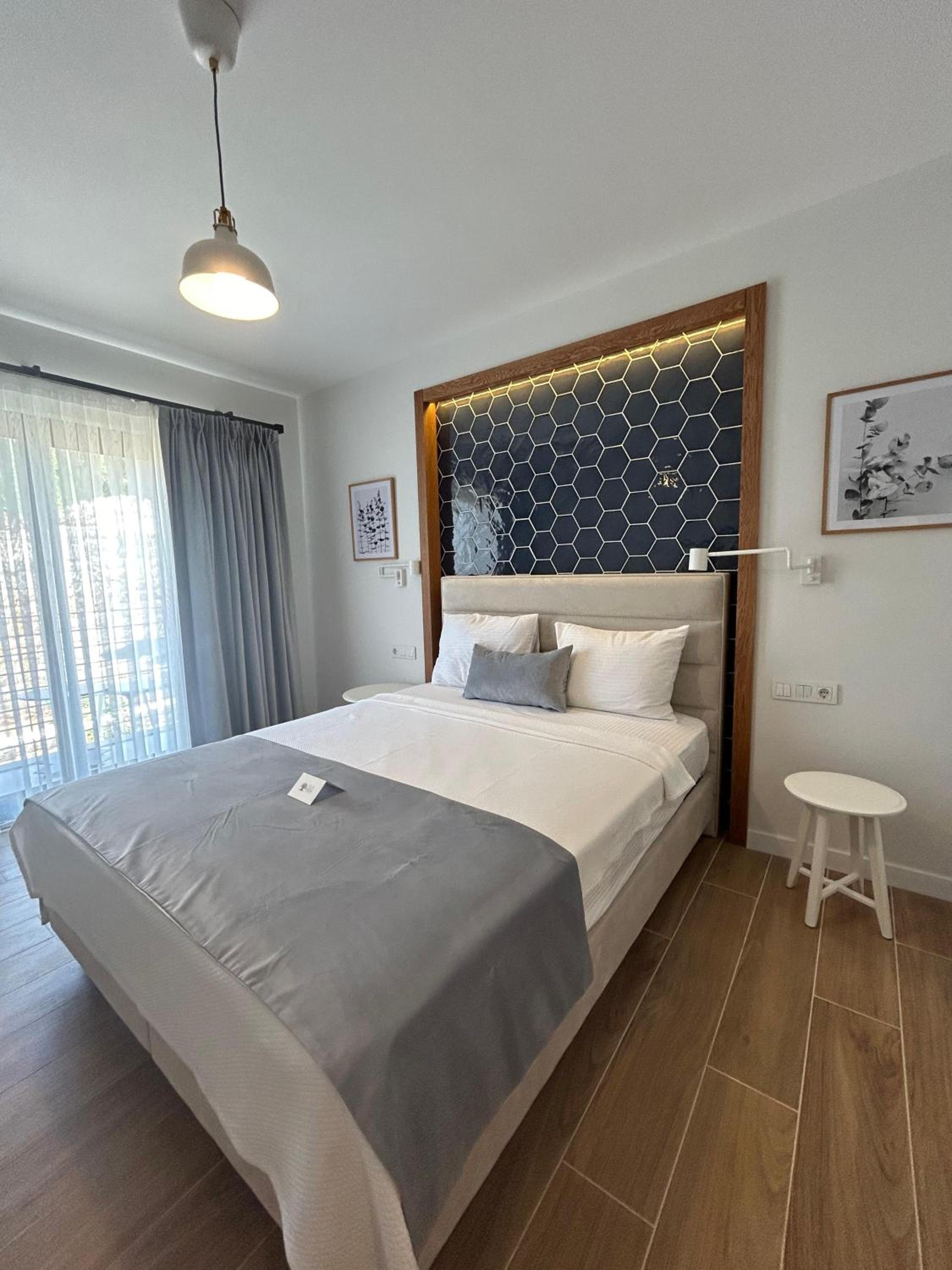 Double Room with Garden View - Photo 12