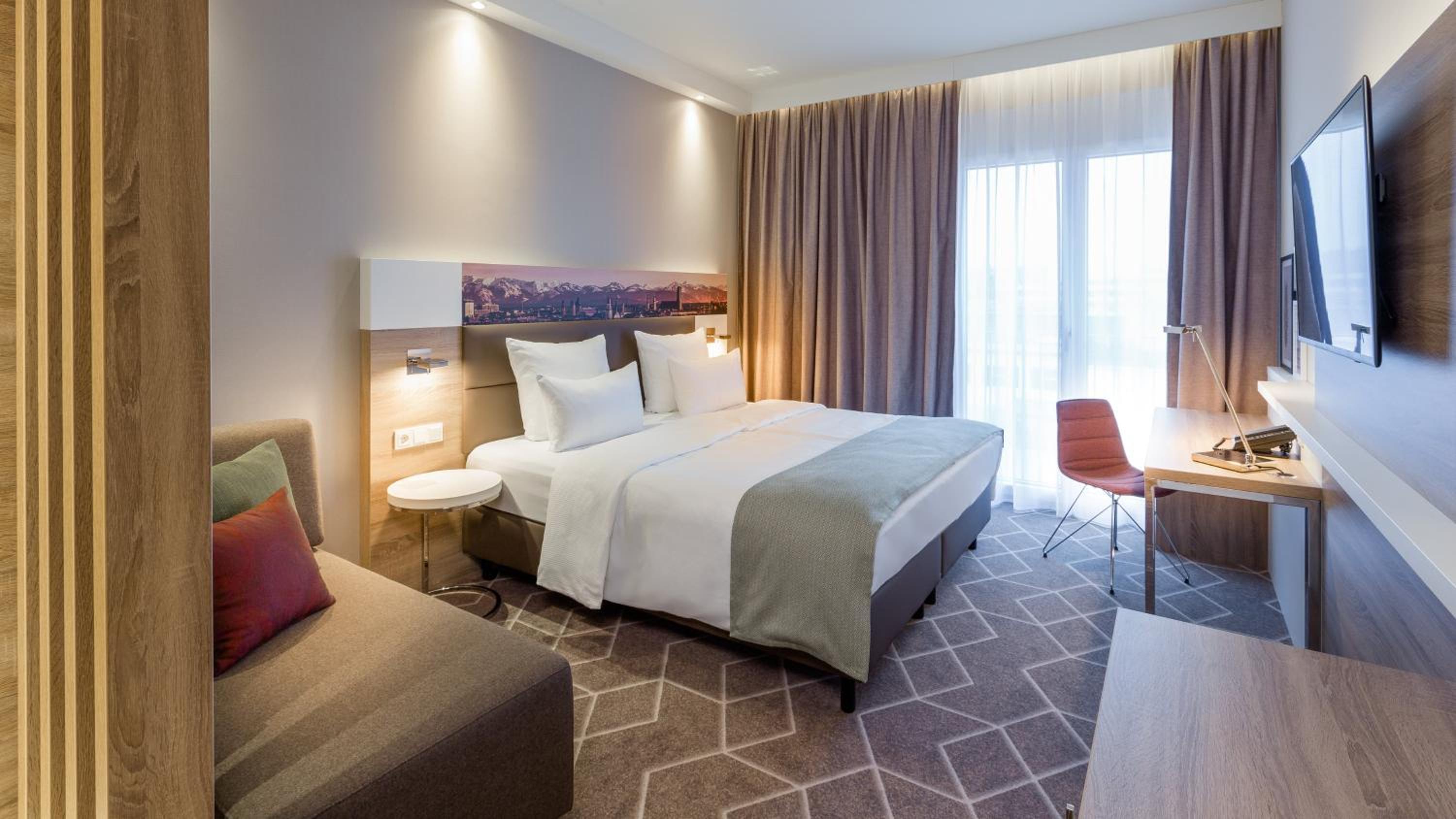 Standard King Room - Photo 6