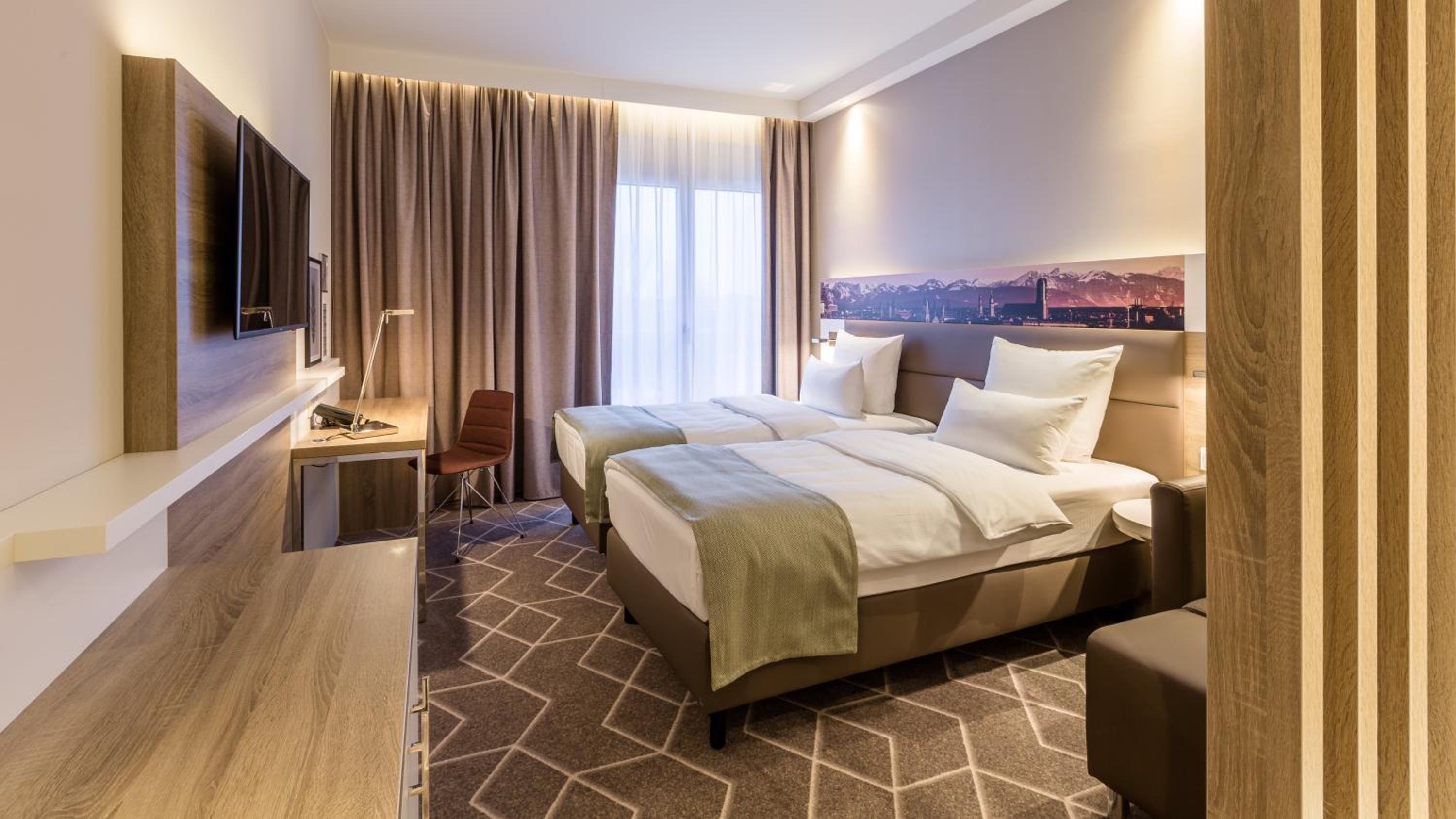 Standard King Room - Photo 4