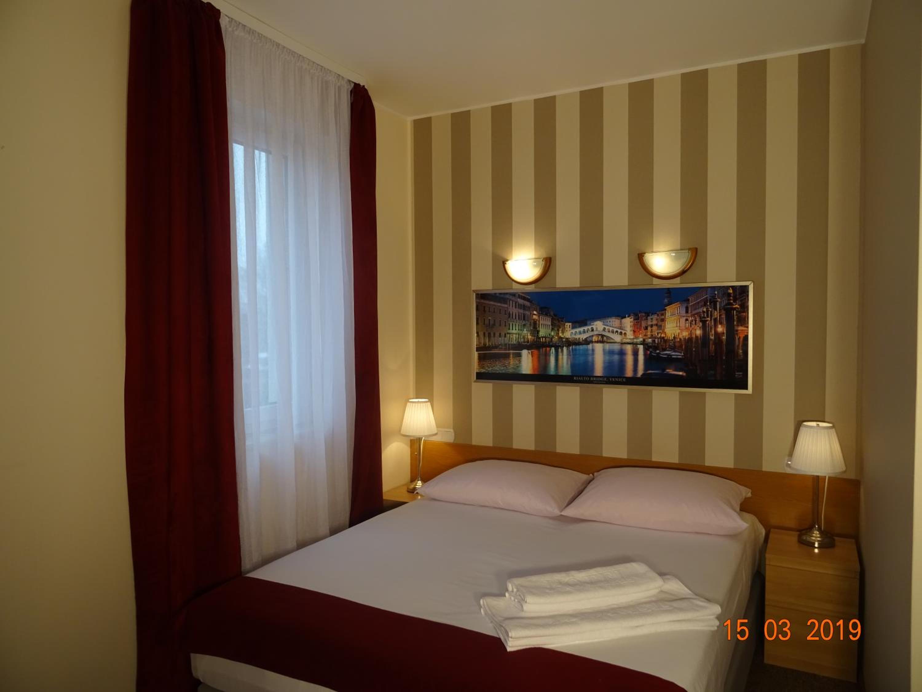 Double Room with Private Bathroom photo 2