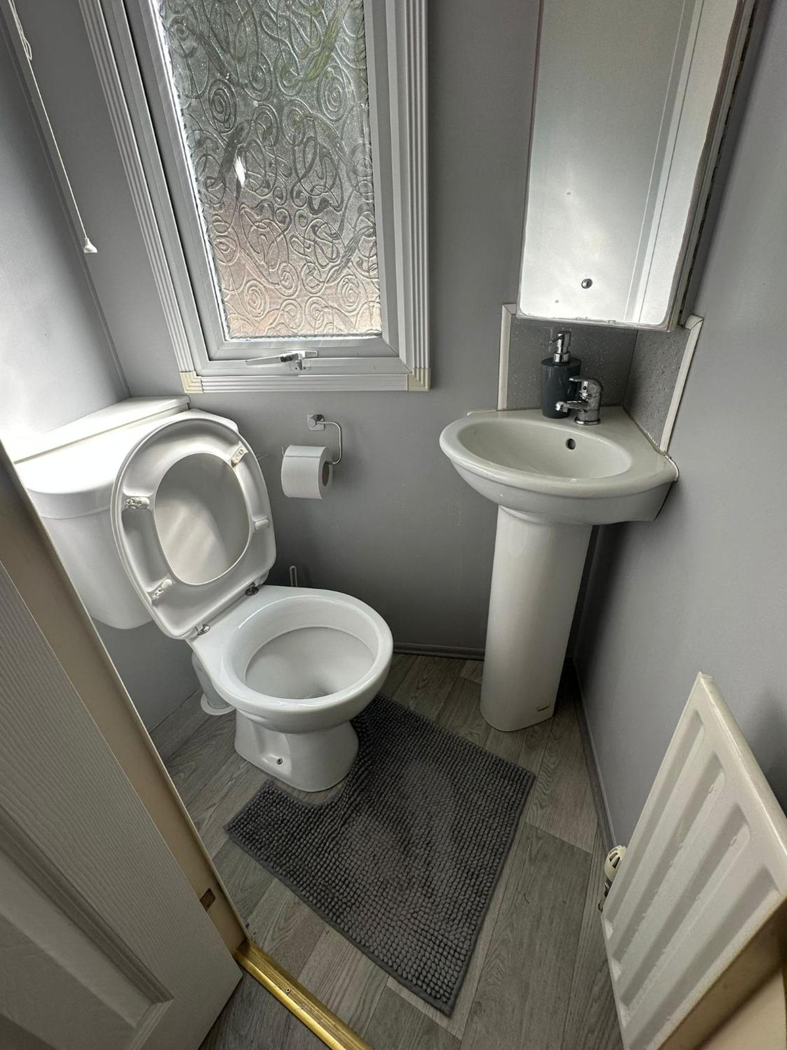 Mobile Home - Photo 10