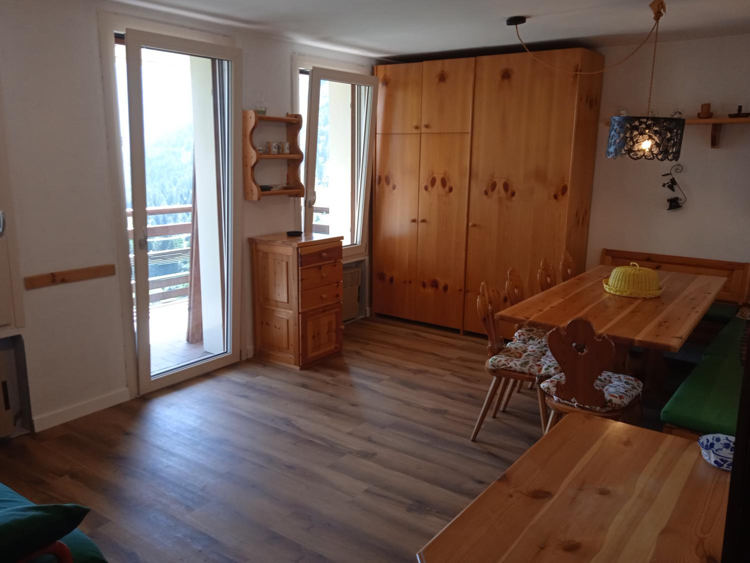 Apartment with Mountain View photo 1