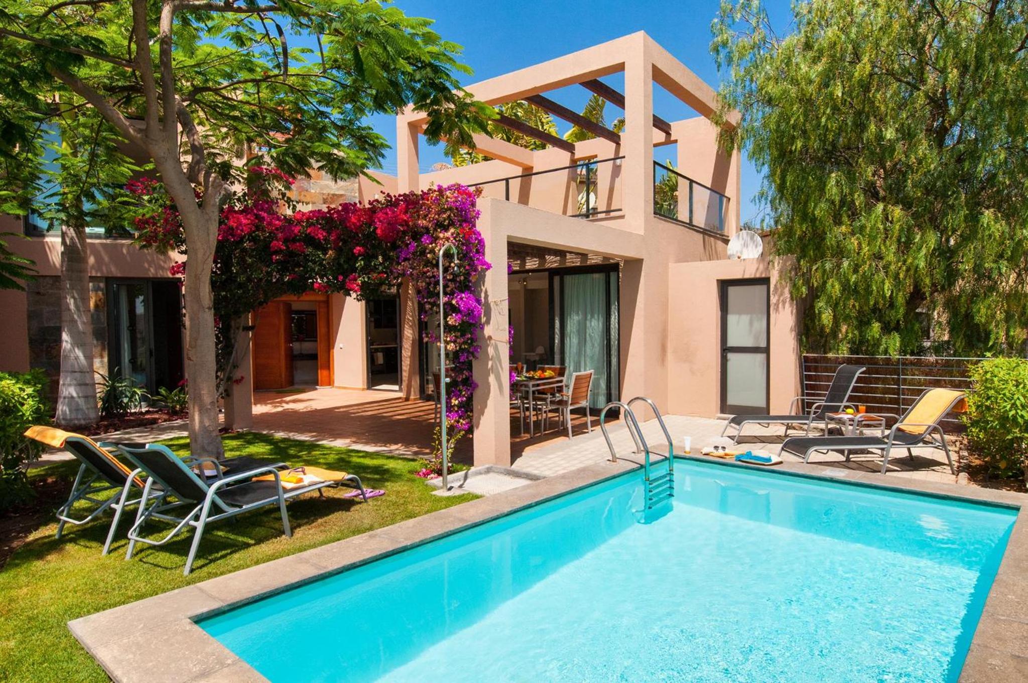 Villa with Private Pool photo 2