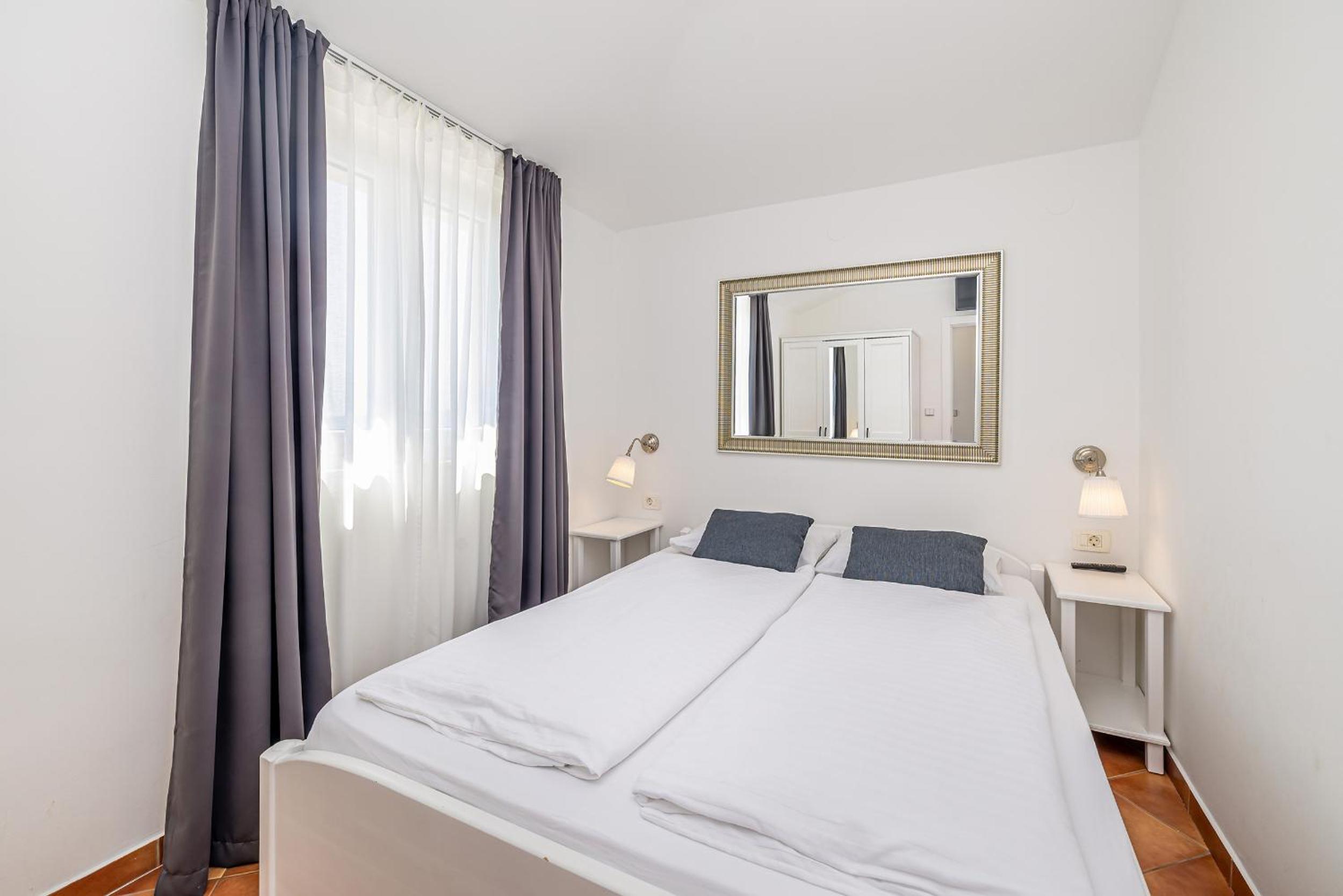 Two-Bedroom Apartment with Terrace - Photo 8