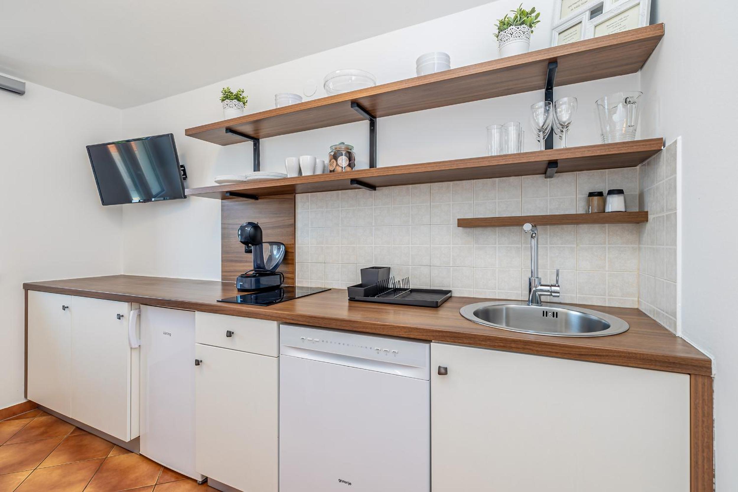 Two-Bedroom Apartment with Terrace - Photo 5