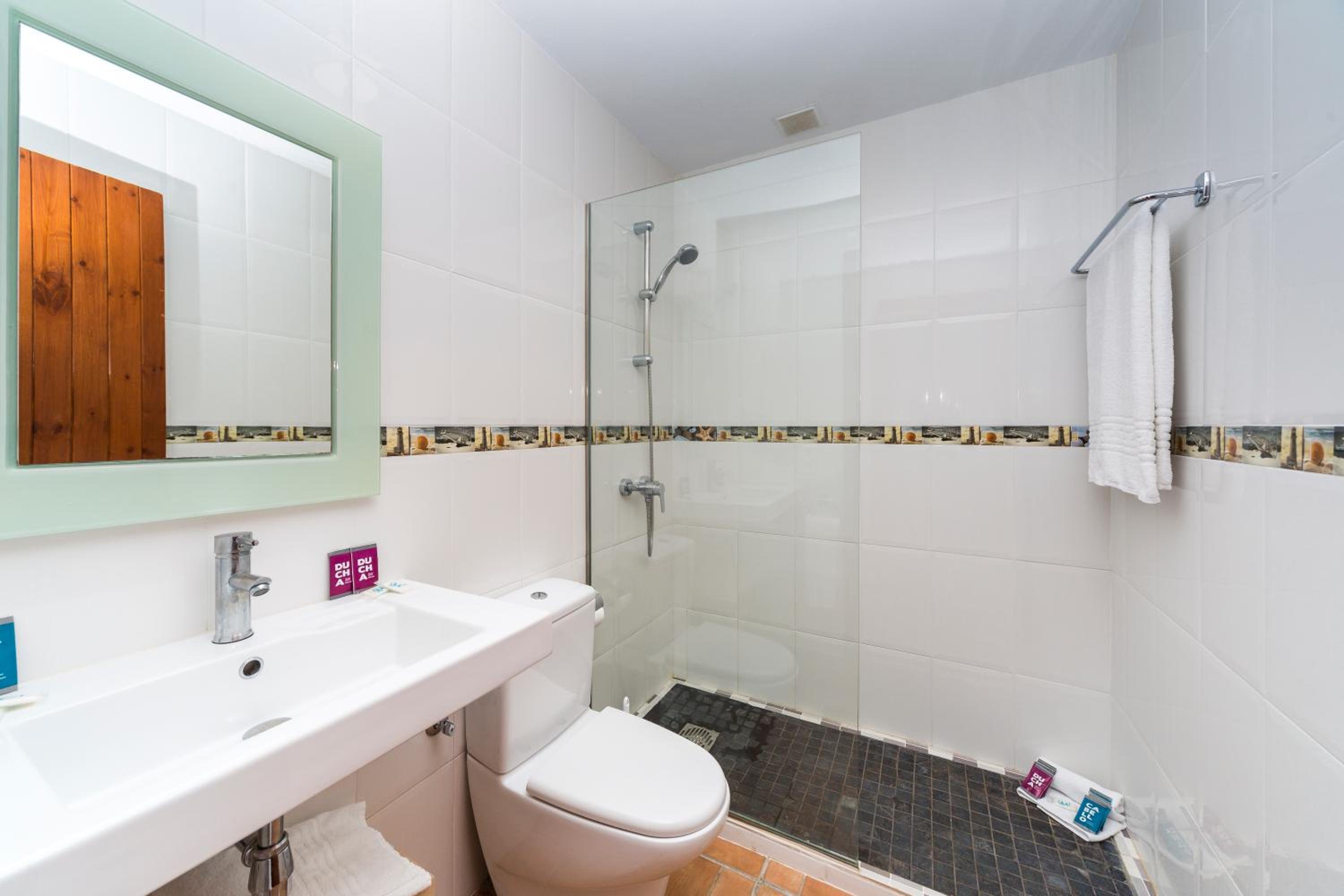 Superior One-Bedroom Apartment with Sea View - Photo 6