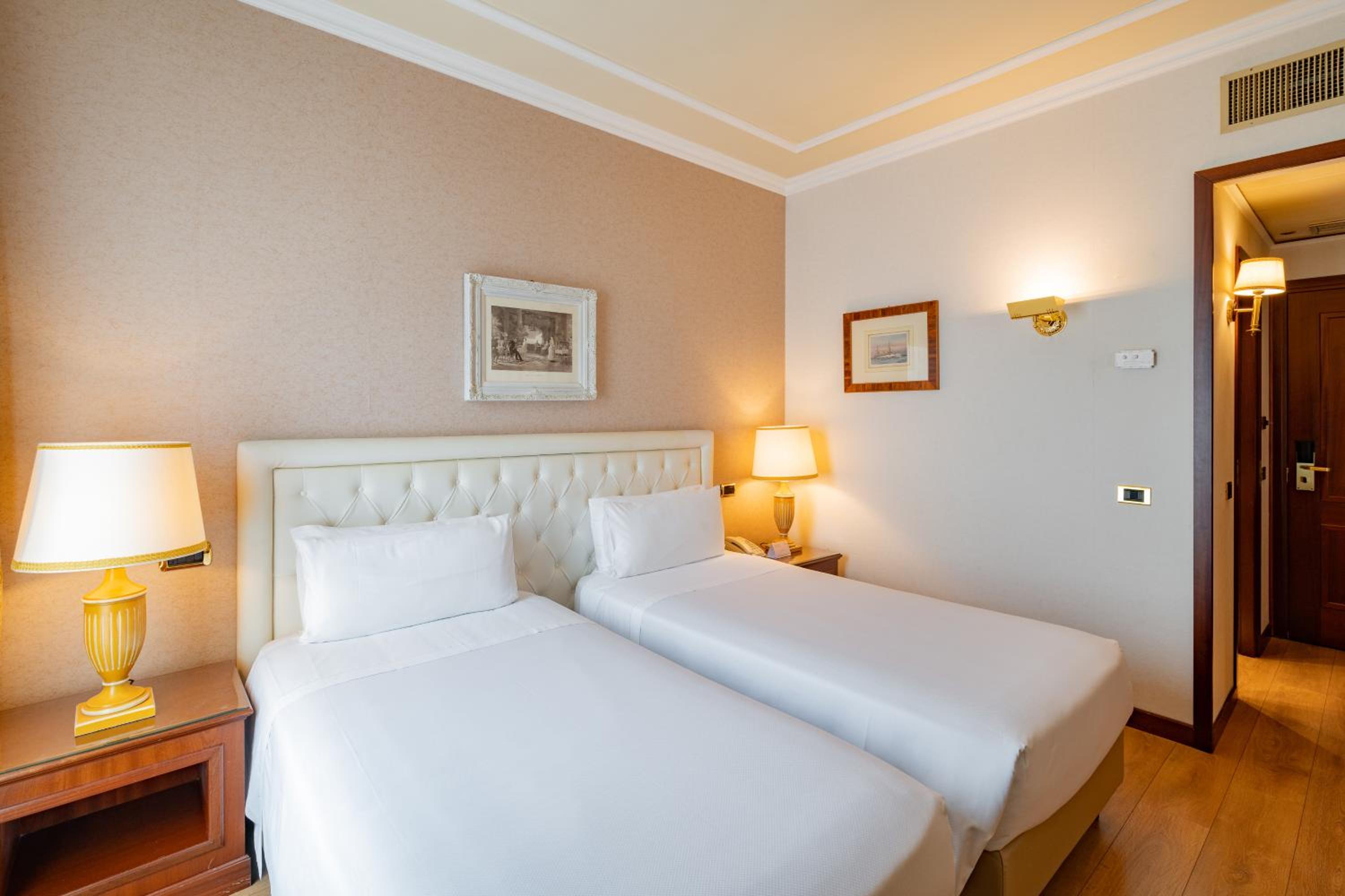 Superior Twin Room - Photo 2