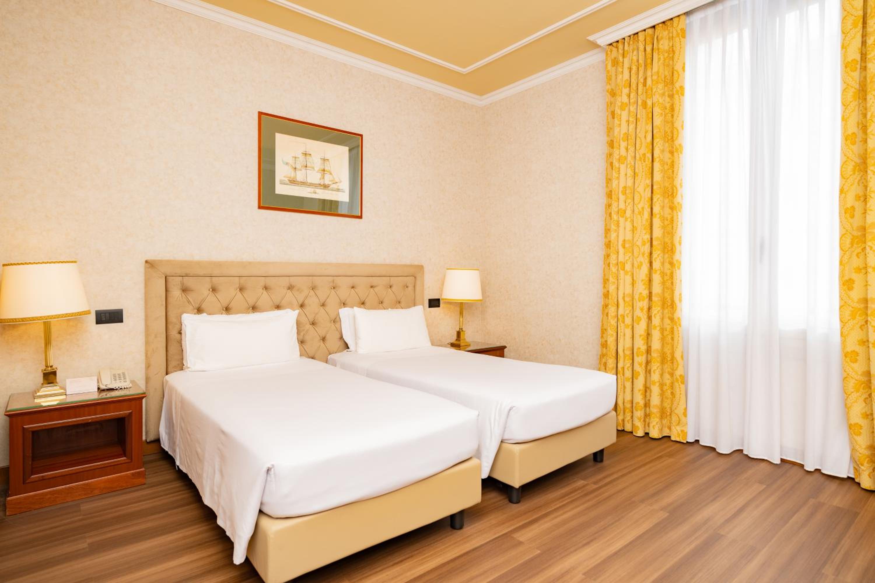 Deluxe Twin Room - Photo 3