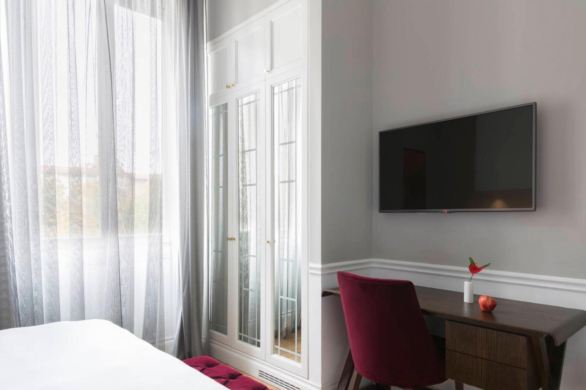 Classic Double Room with Spa Access - Photo 3
