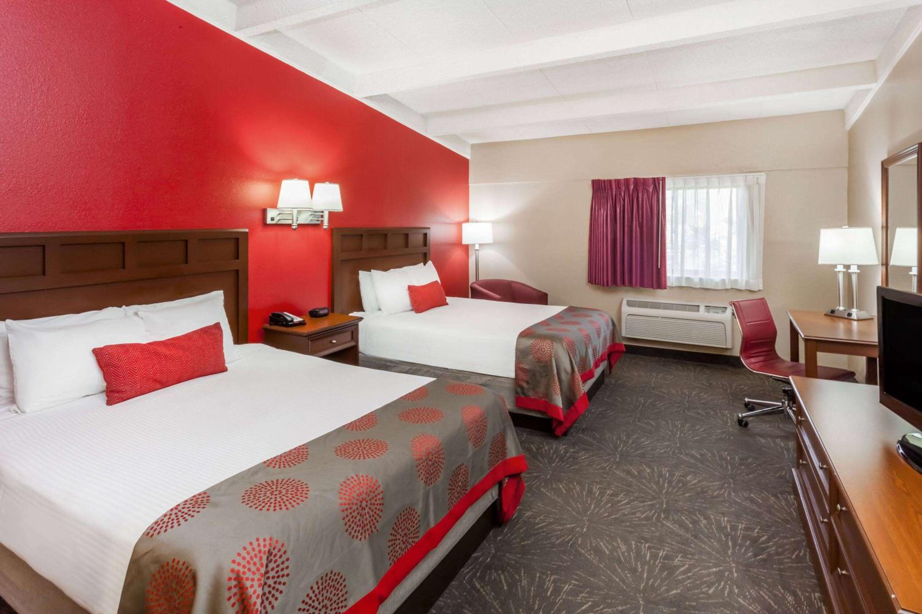 Queen Room with Two Queen Beds - Non-Smoking - Photo 1