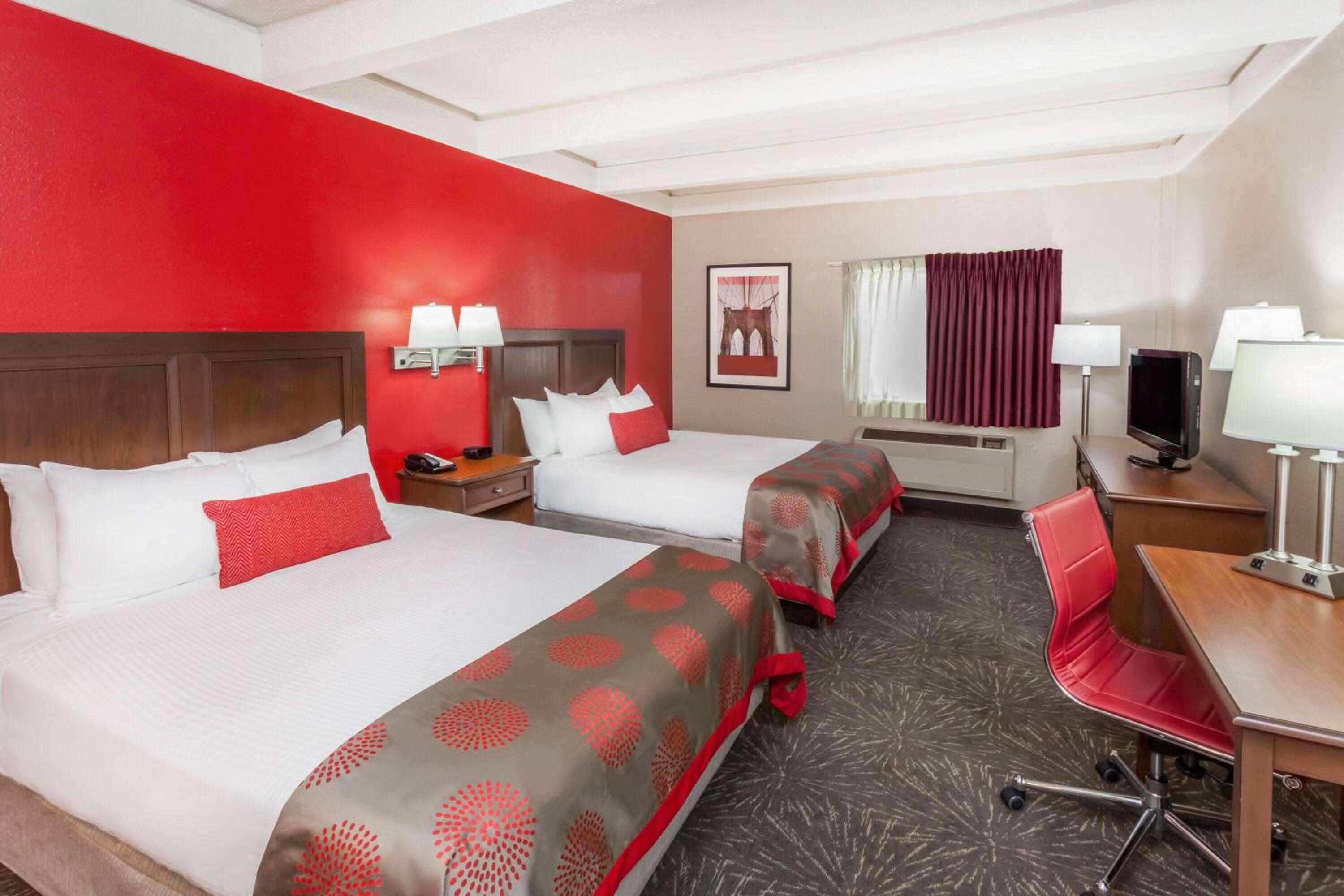 One-Bedroom Suite with Two Queen Beds - Non-Smoking - Photo 1
