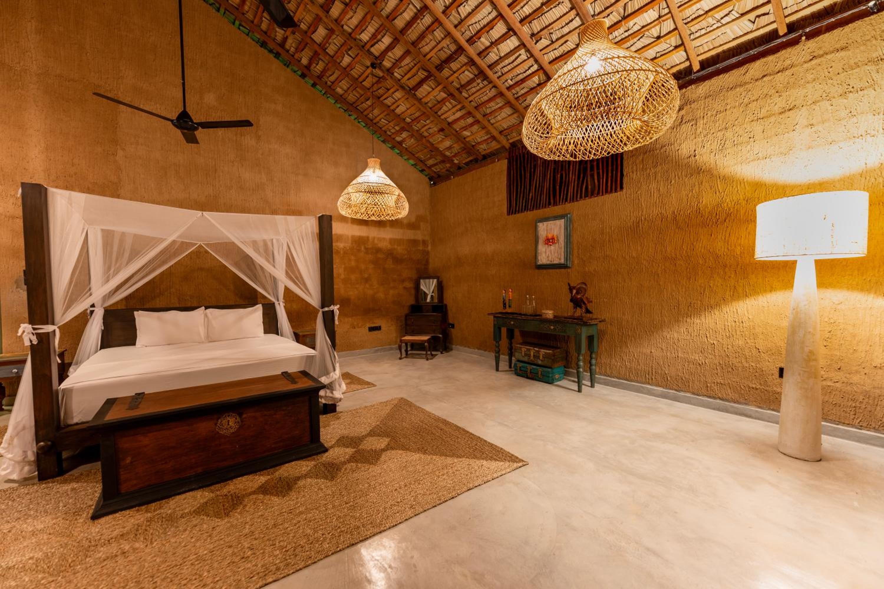 Villa with Private Pool - Photo 15