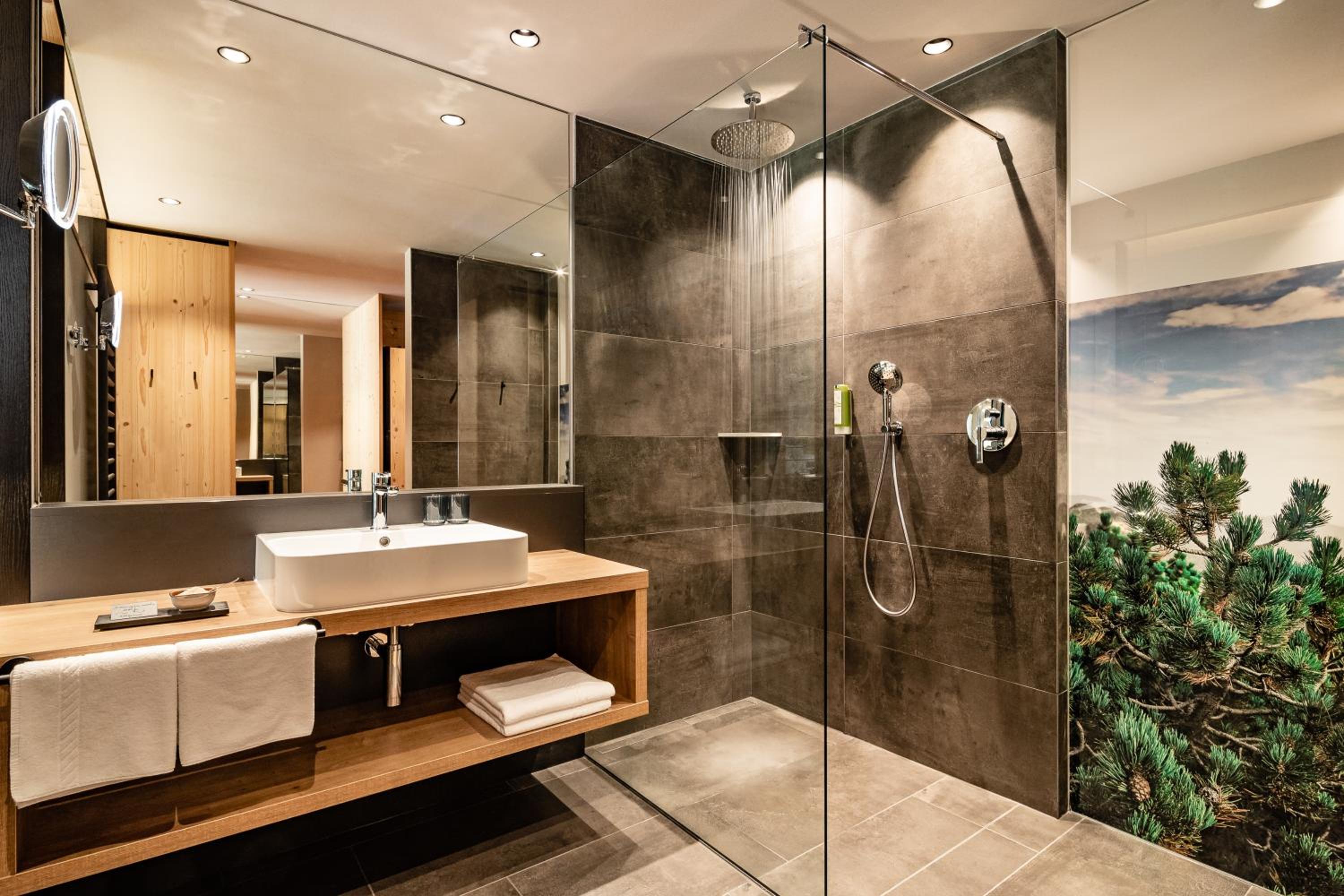 Suite with Garden View - Photo 2