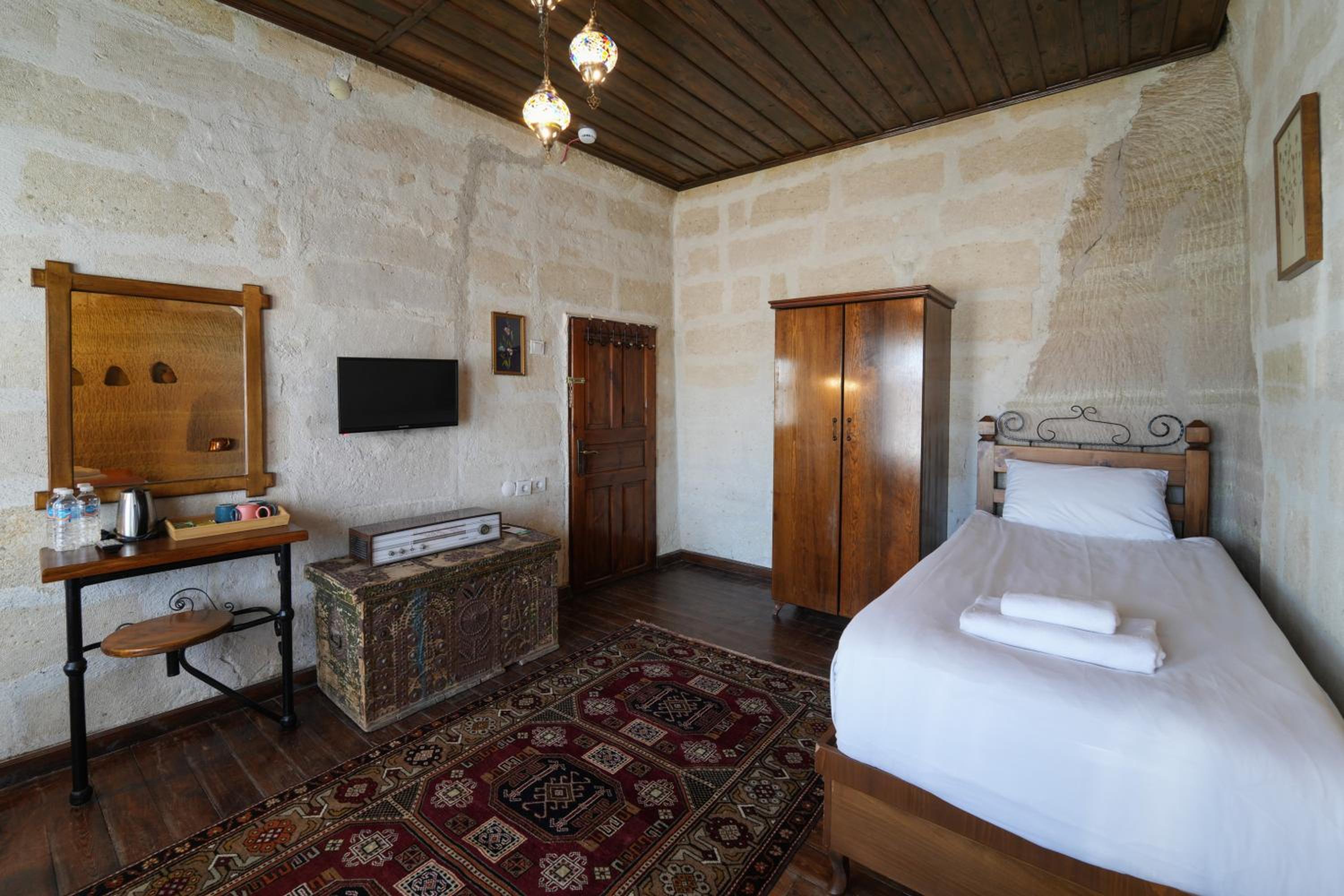 Cave Room photo 2