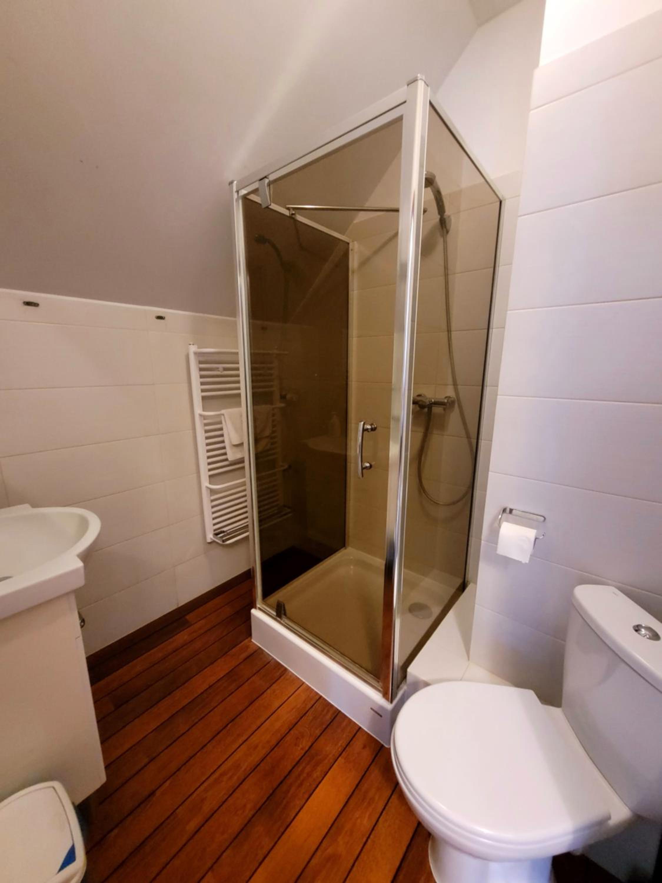 Twin Room- Attic - Photo 2