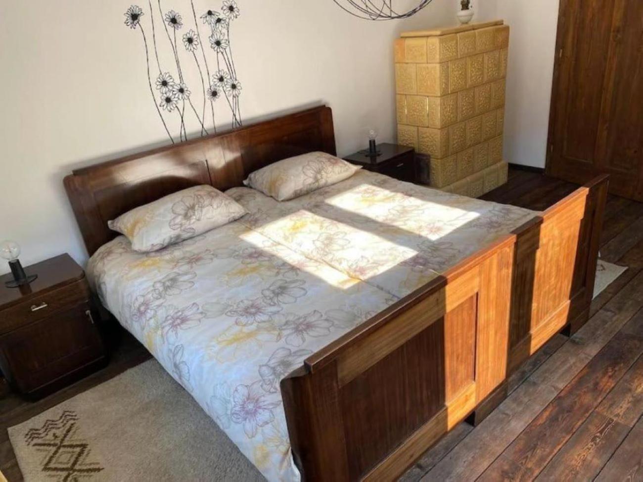 Three-Bedroom House photo 2
