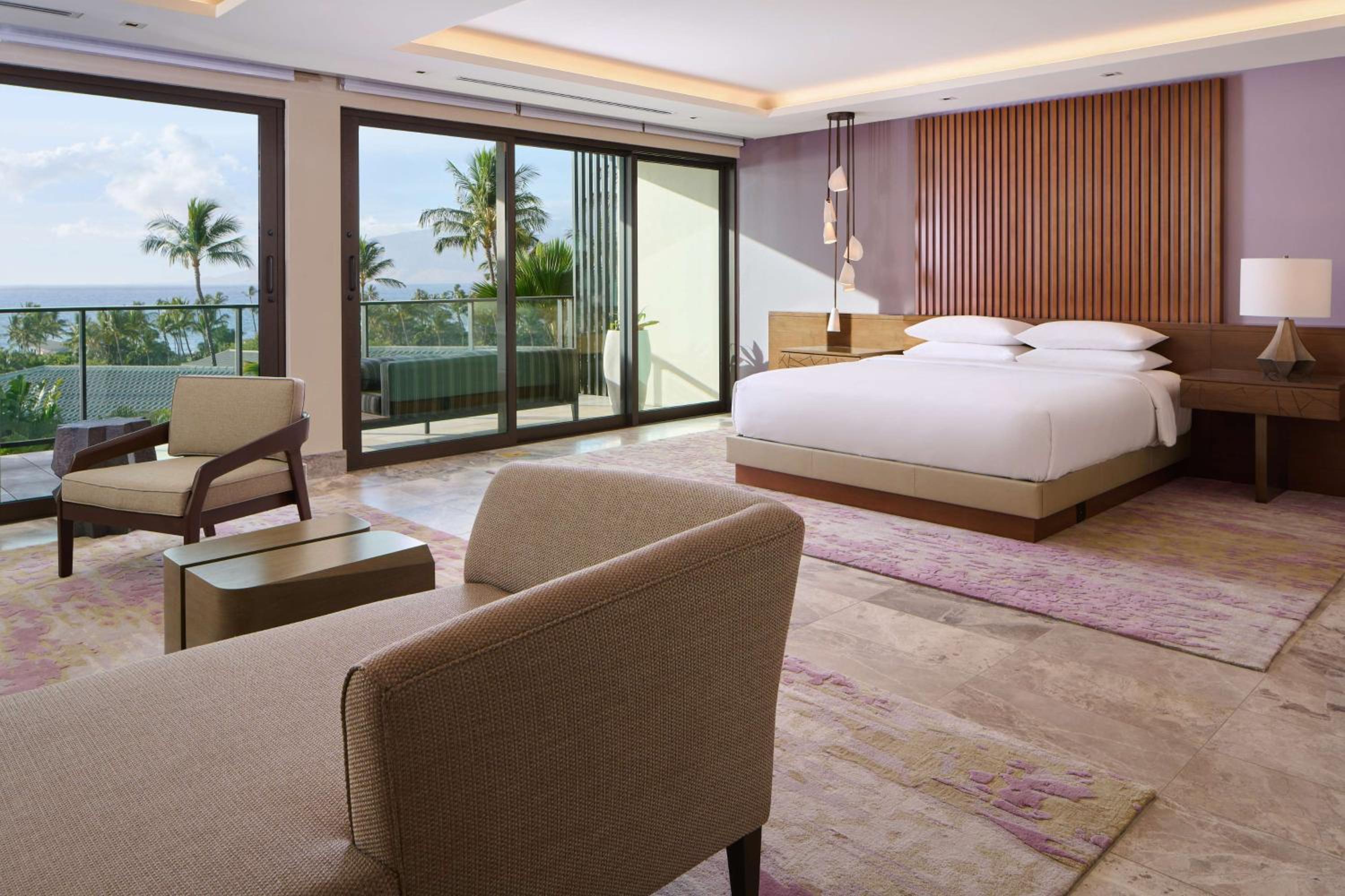Three-Bedroom Ilikai Penthouse Villa with Ocean View, Two King and Two Queen Beds