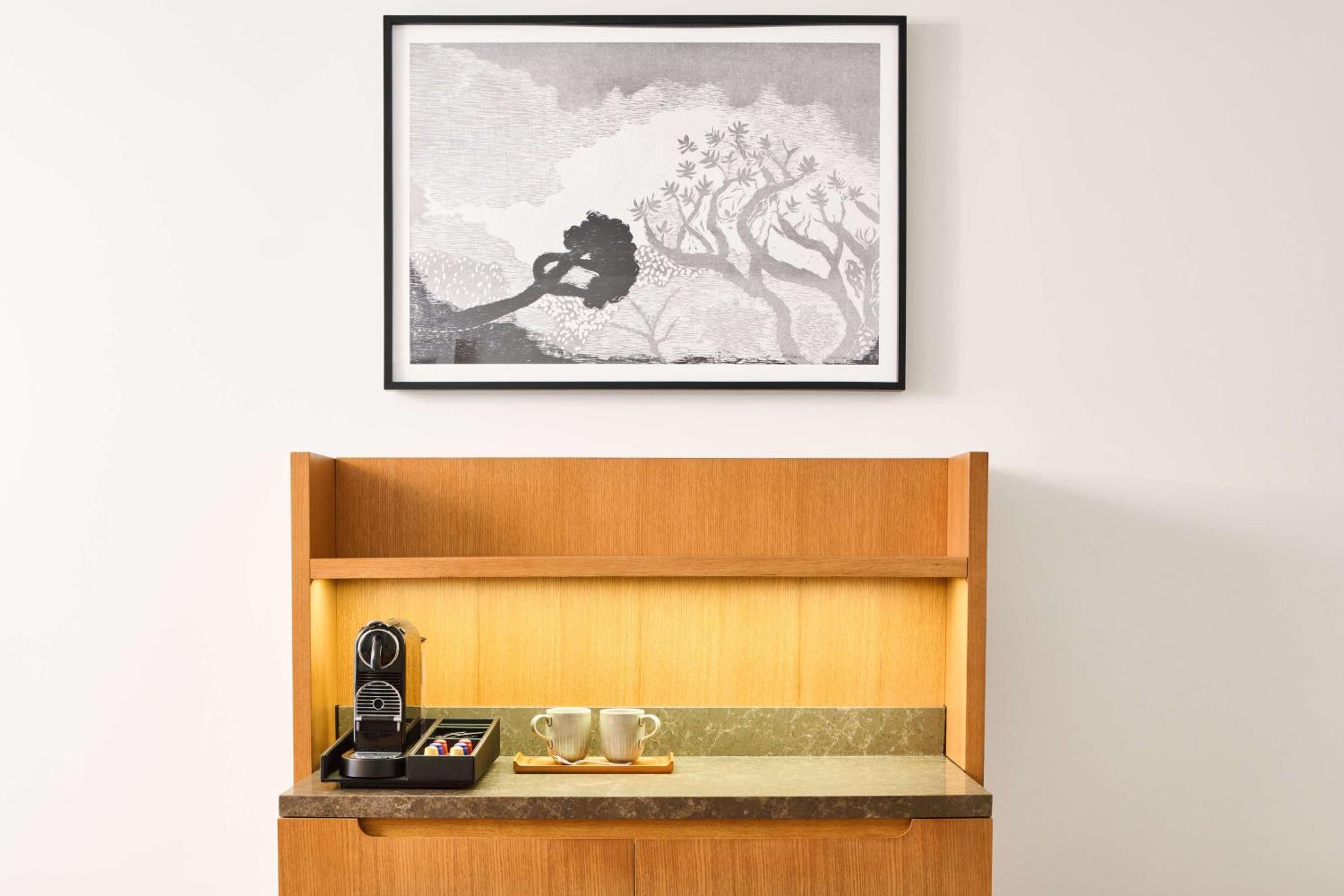 andaz Suite (Non Smoking) thumbnail 5