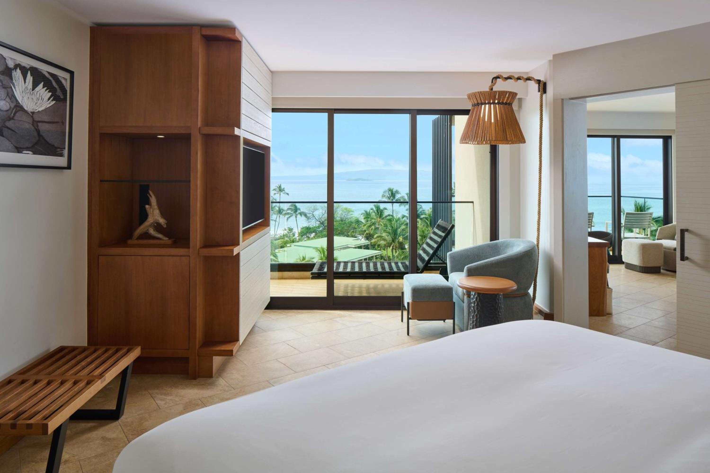 Deluxe Suite (Non Smoking)