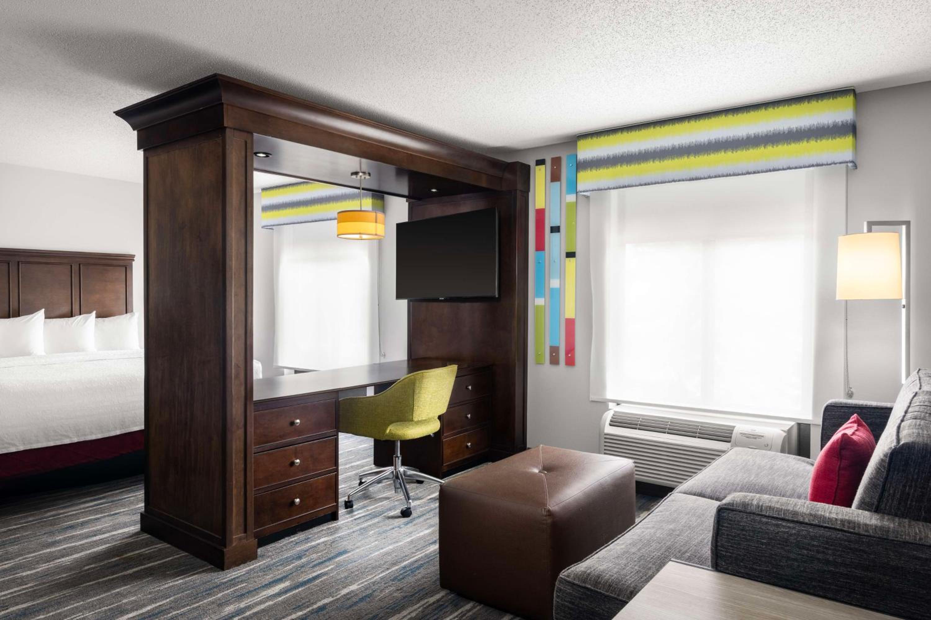 King Studio Suite - Non-Smoking - Photo 3