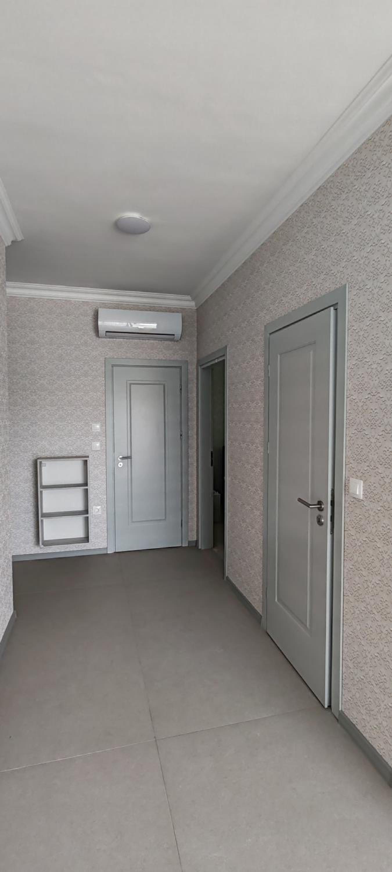 One-Bedroom Apartment with Balcony photo 1