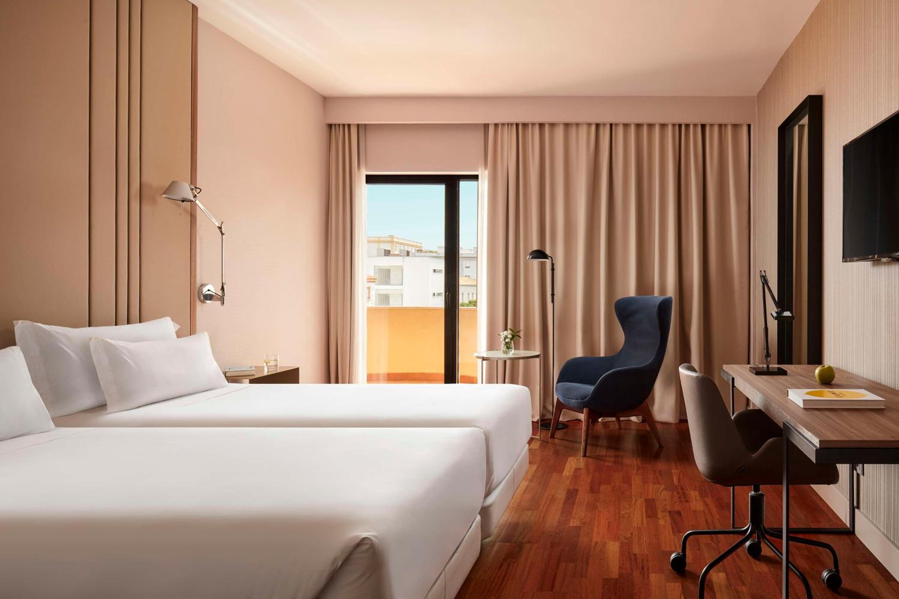 Standard Double Or Twin Room Free Parking - Photo 1
