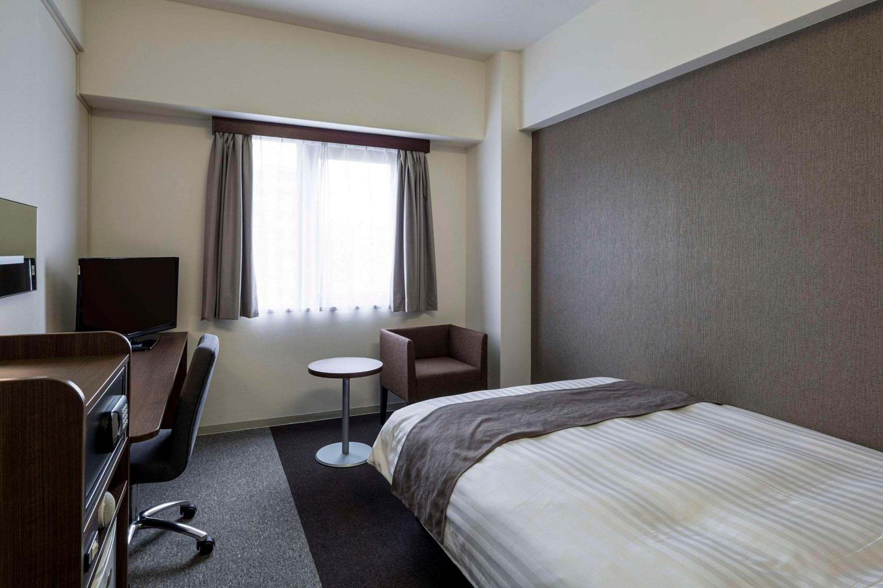 Standard Double Room - Non-Smoking - Photo 3
