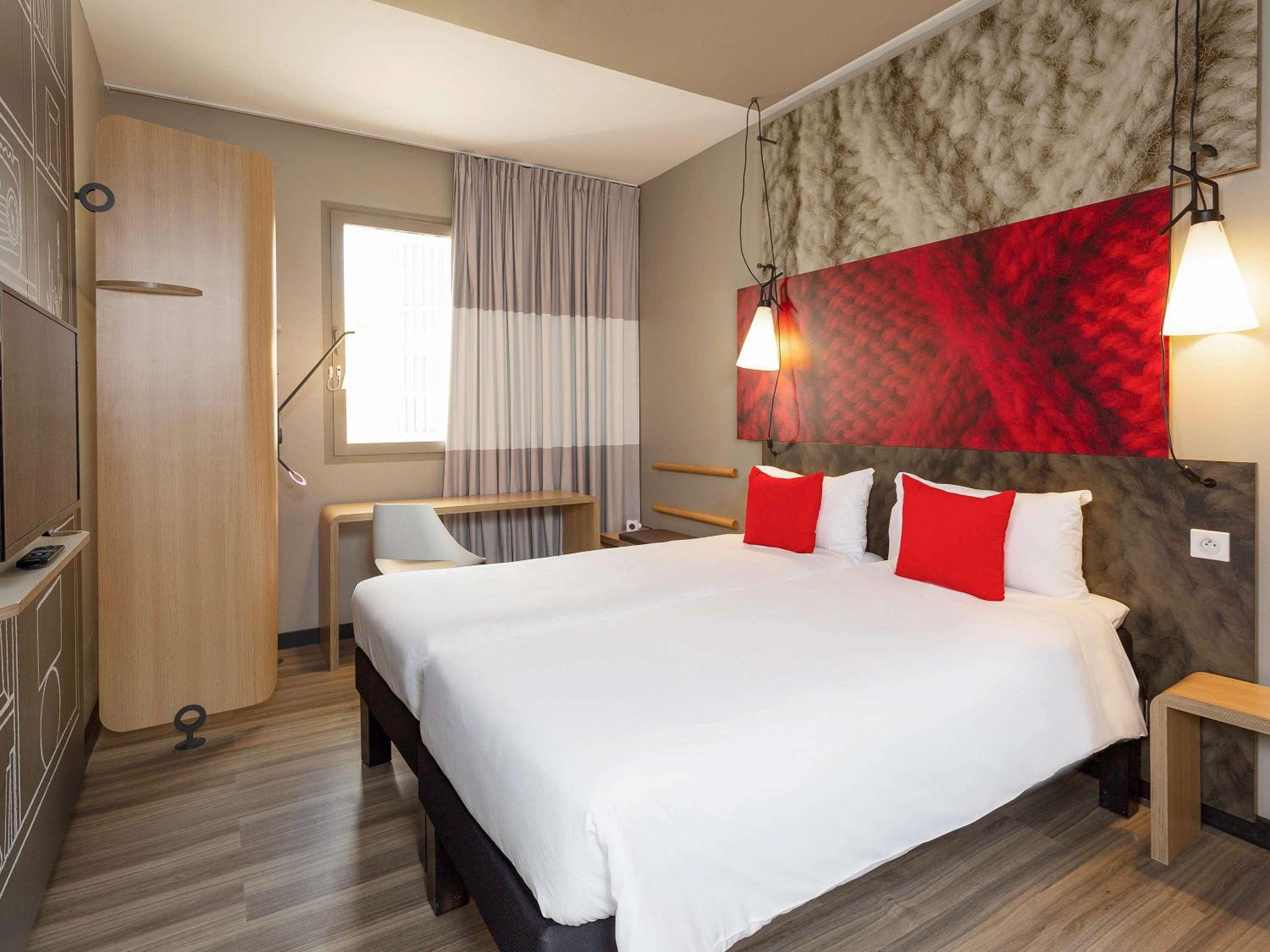 Standard Room with 2 Single Beds