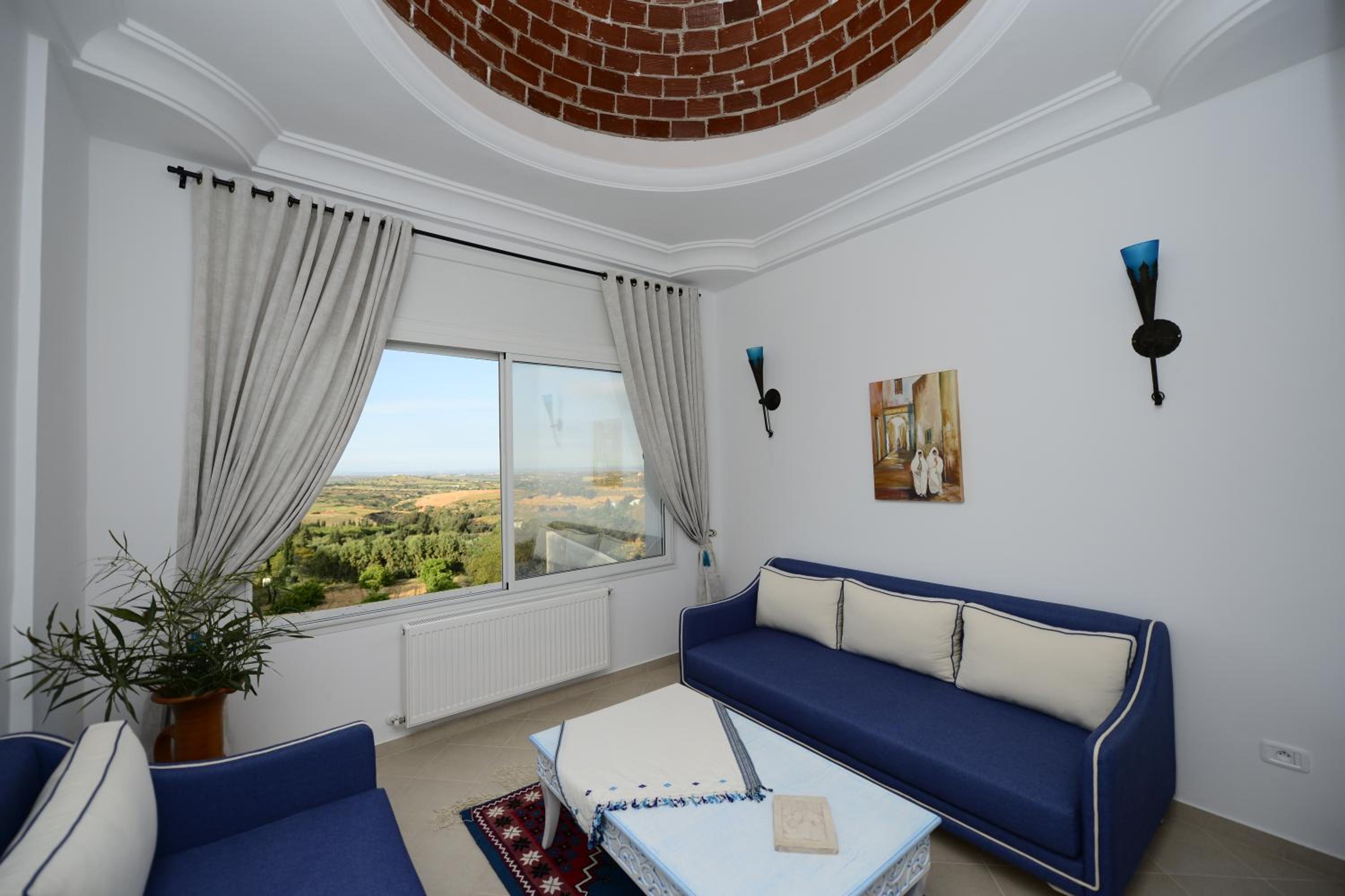 Deluxe Family Suite photo 2