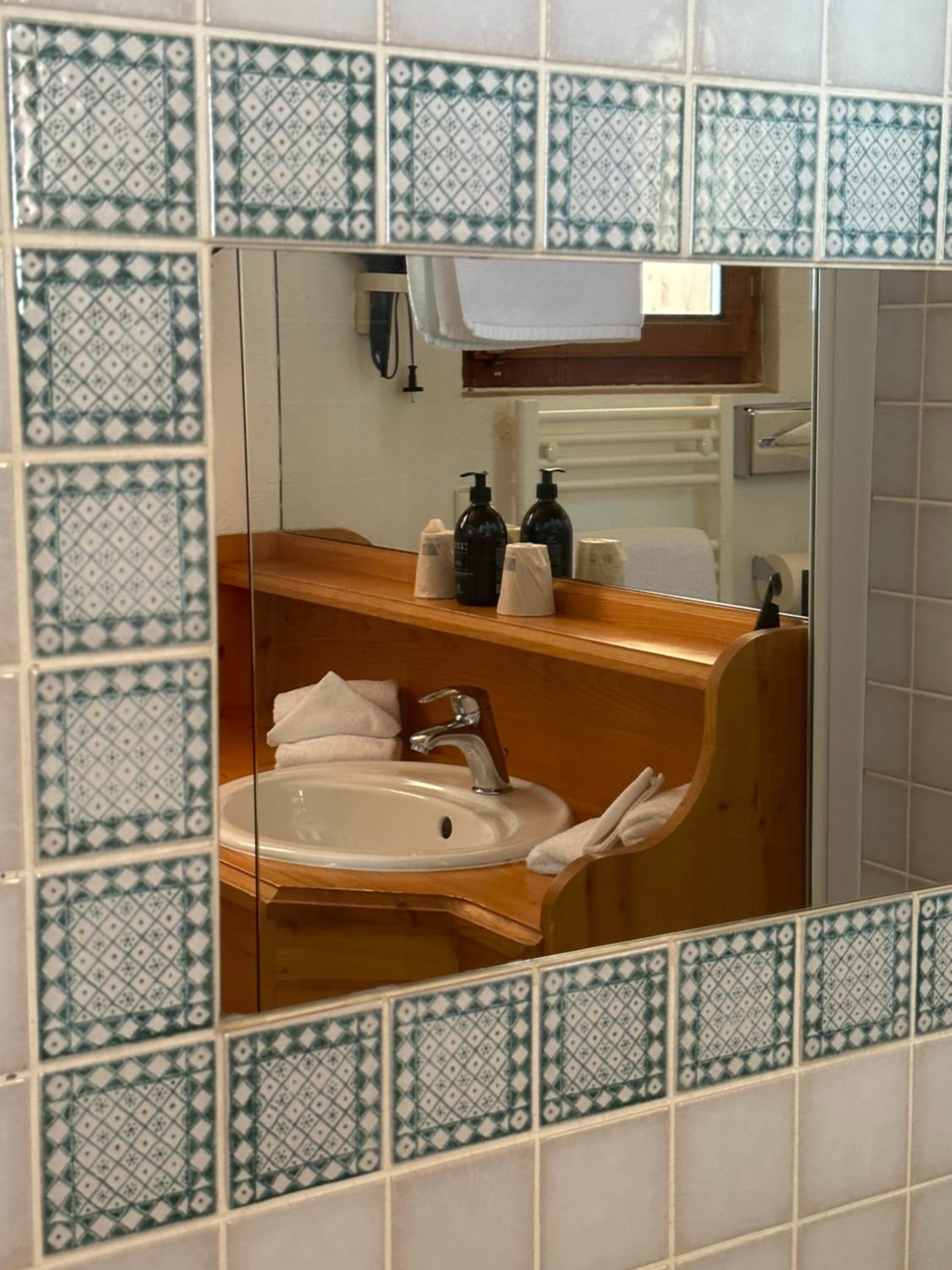 Superior Double or Twin Room photo 3