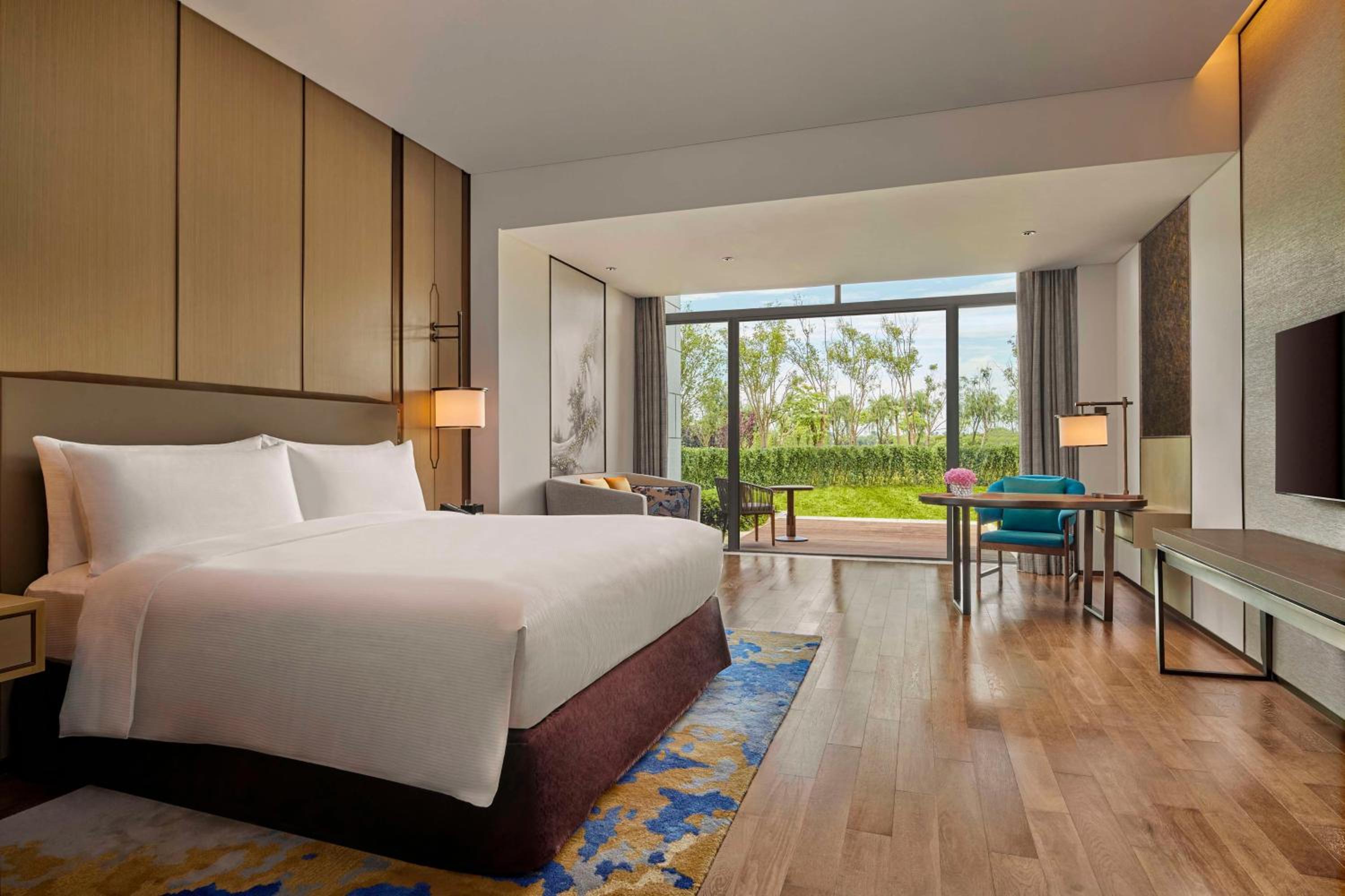 One-Bedroom King Villa