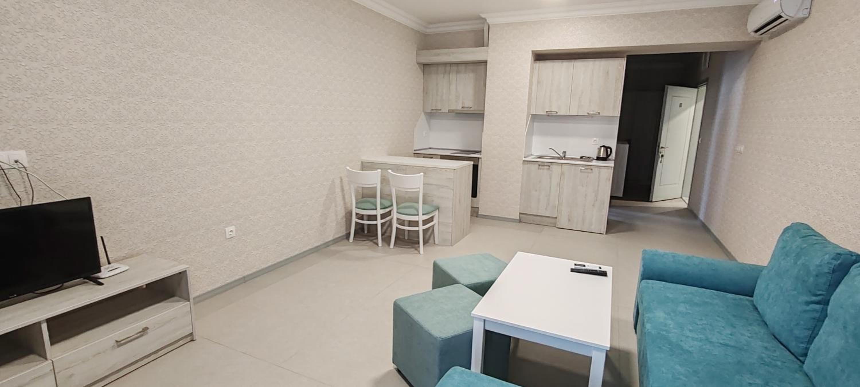 One-Bedroom Apartment photo 1