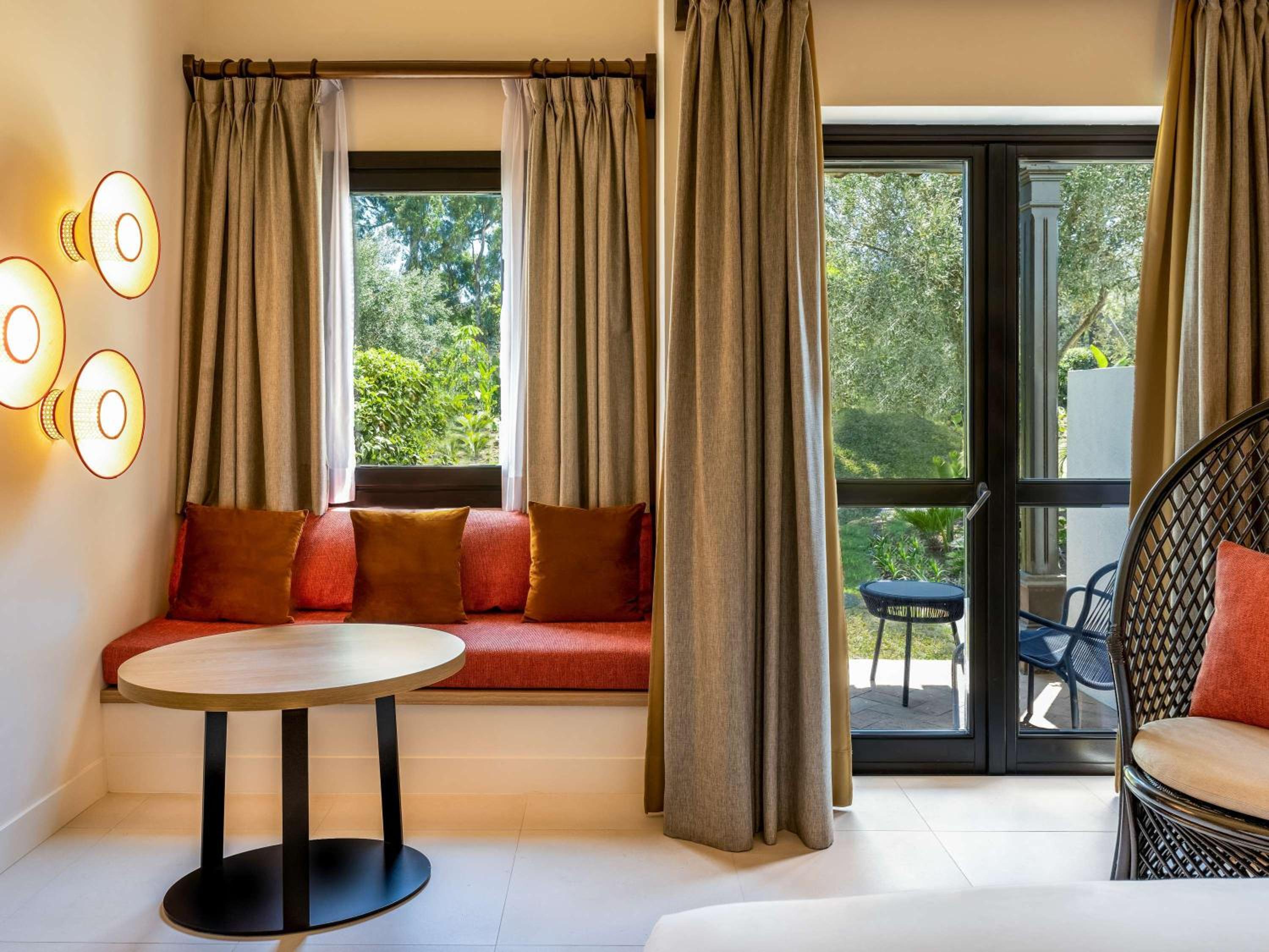 Habitación estándar con dos camas King at SO Sotogrande Spa and Golf Resort Hotel Costa del Sol Habitación estándar con dos camas King at SO Sotogrande Spa and Golf Resort Hotel Costa del Sol